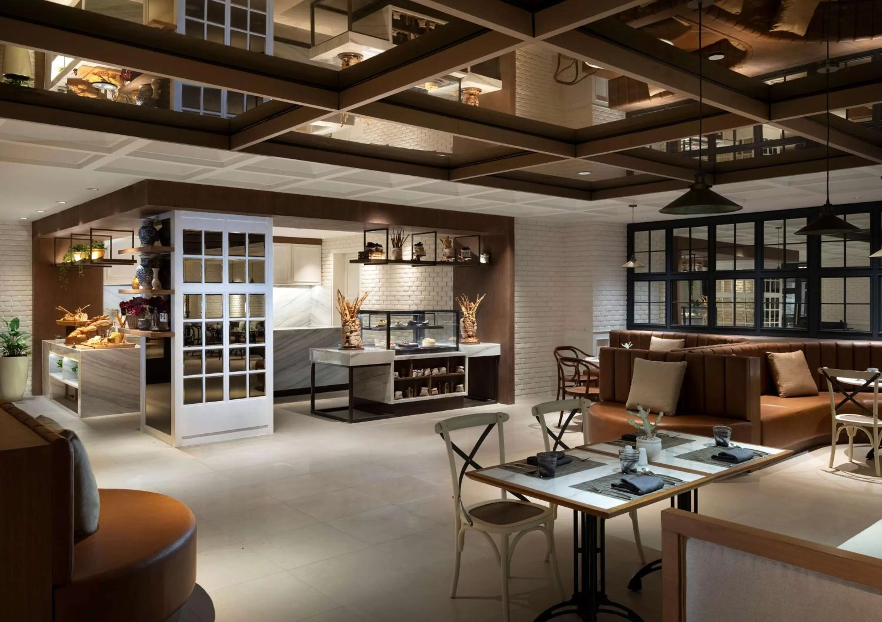 Restaurant/places to eat in DoubleTree by Hilton Surabaya