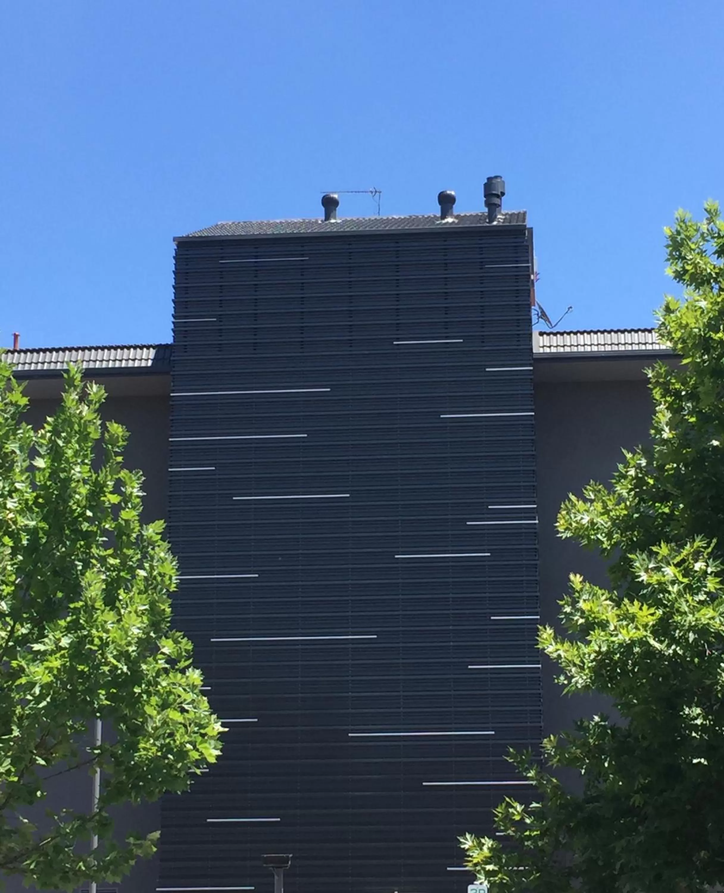 Property building in Mercure Albury