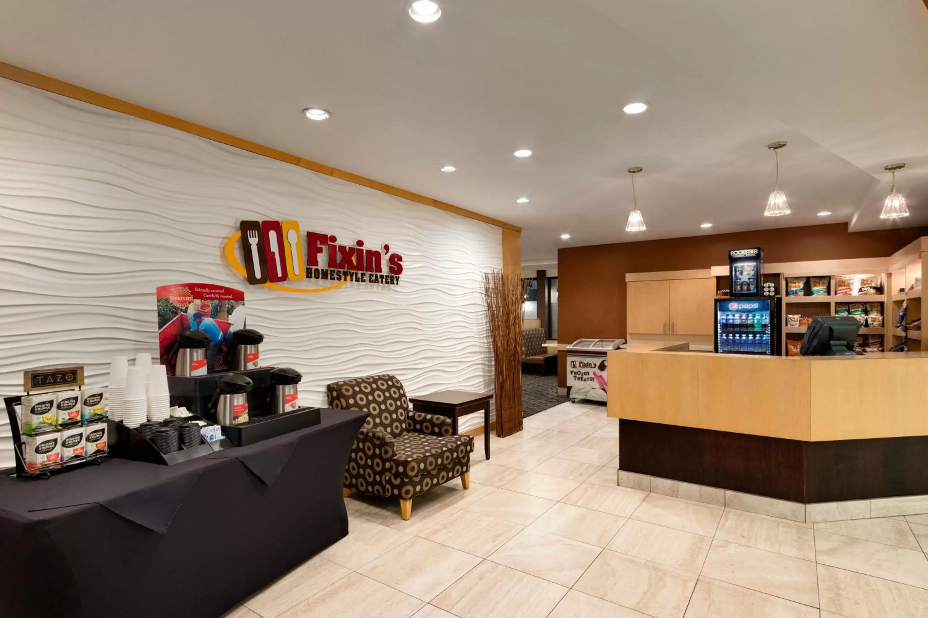 Coffee/tea facilities in Travelodge Hotel by Wyndham Saskatoon