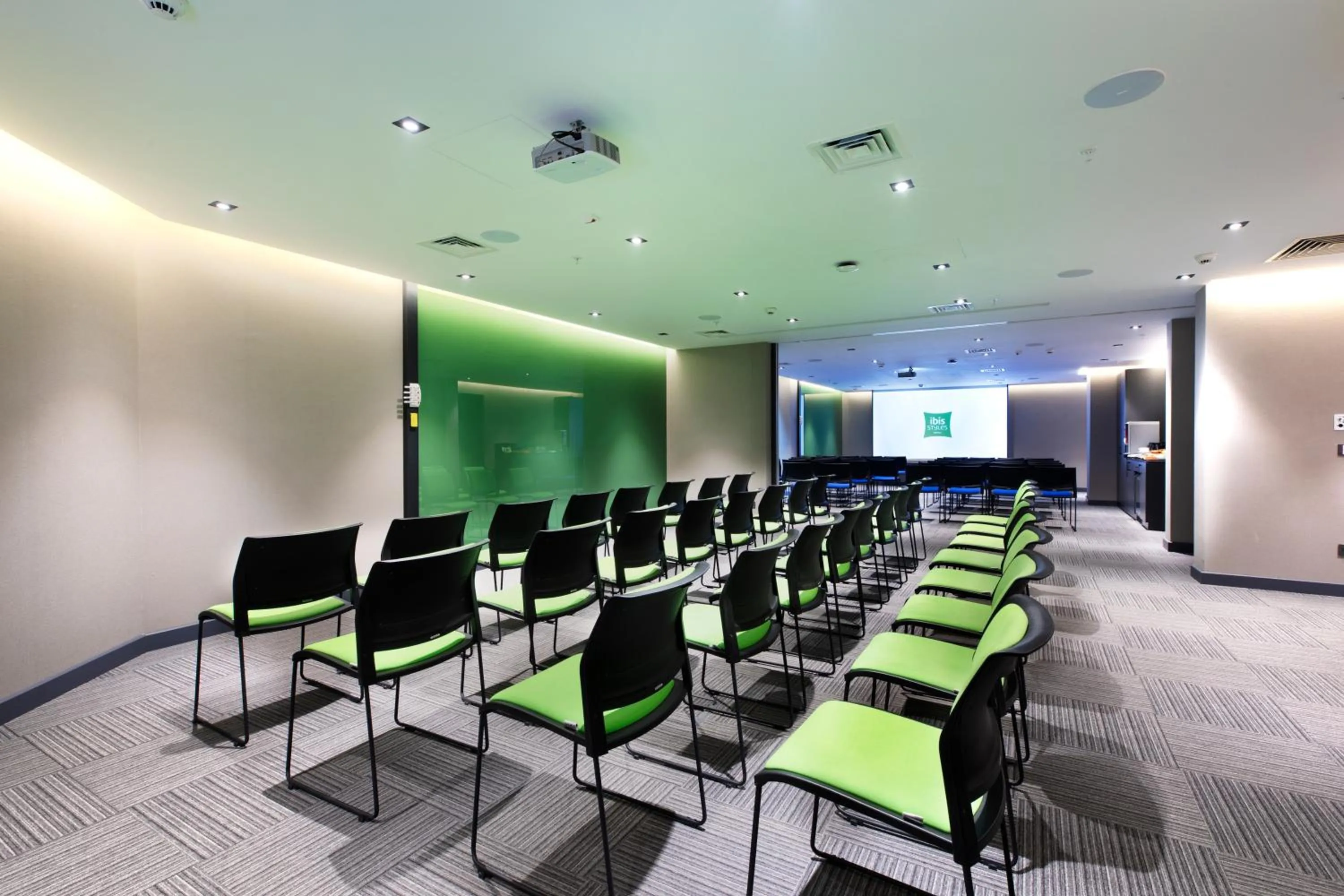 Business facilities in Ibis Styles Istanbul Atasehir