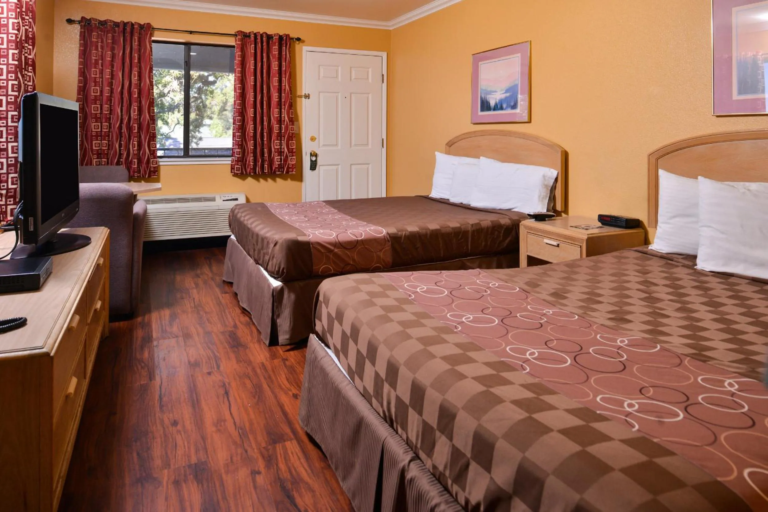Bedroom, Bed in Americas Best Value Inn and Suites Clearlake