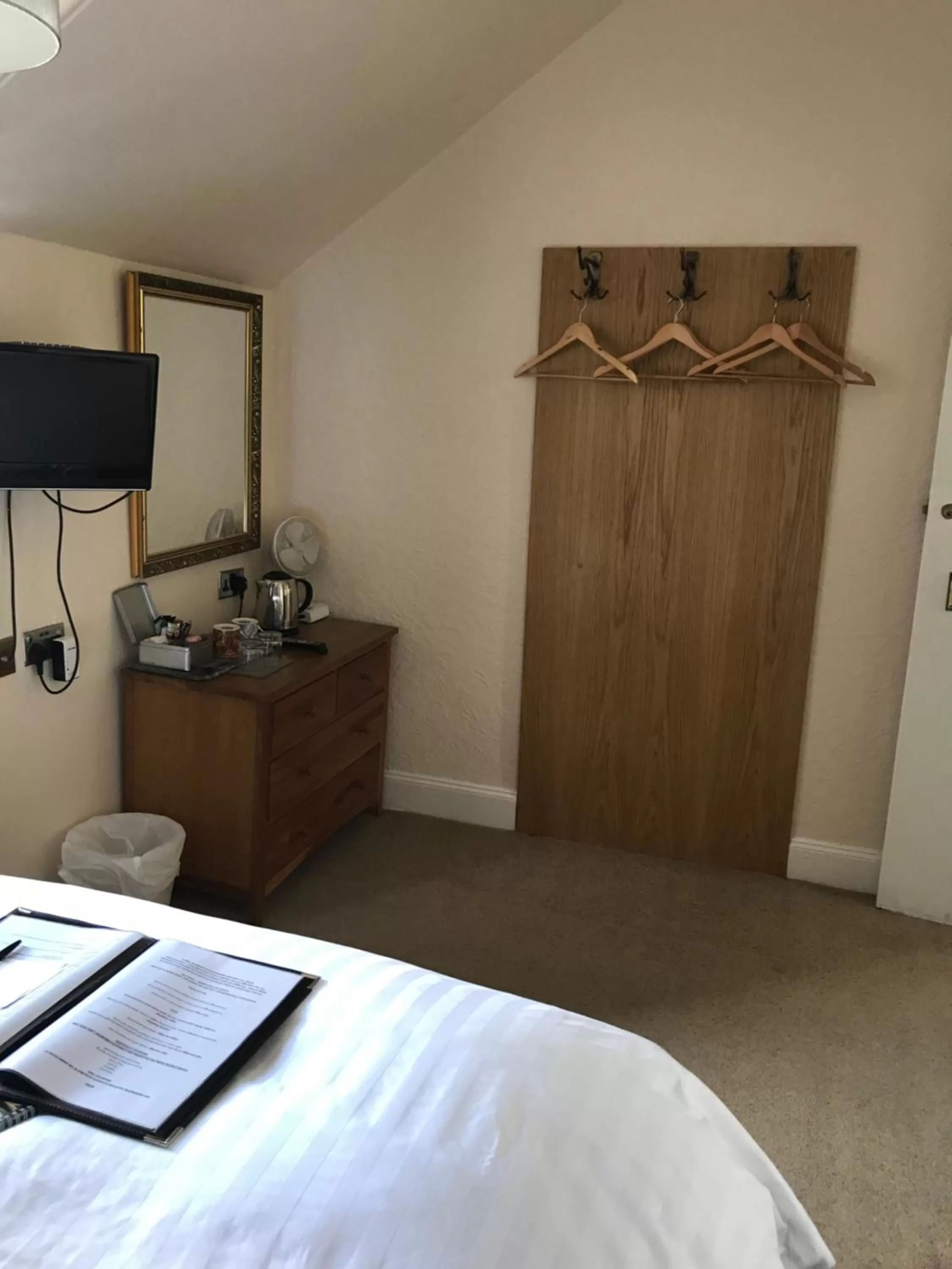 Photo of the whole room, Bed in Ravenswood Guest House