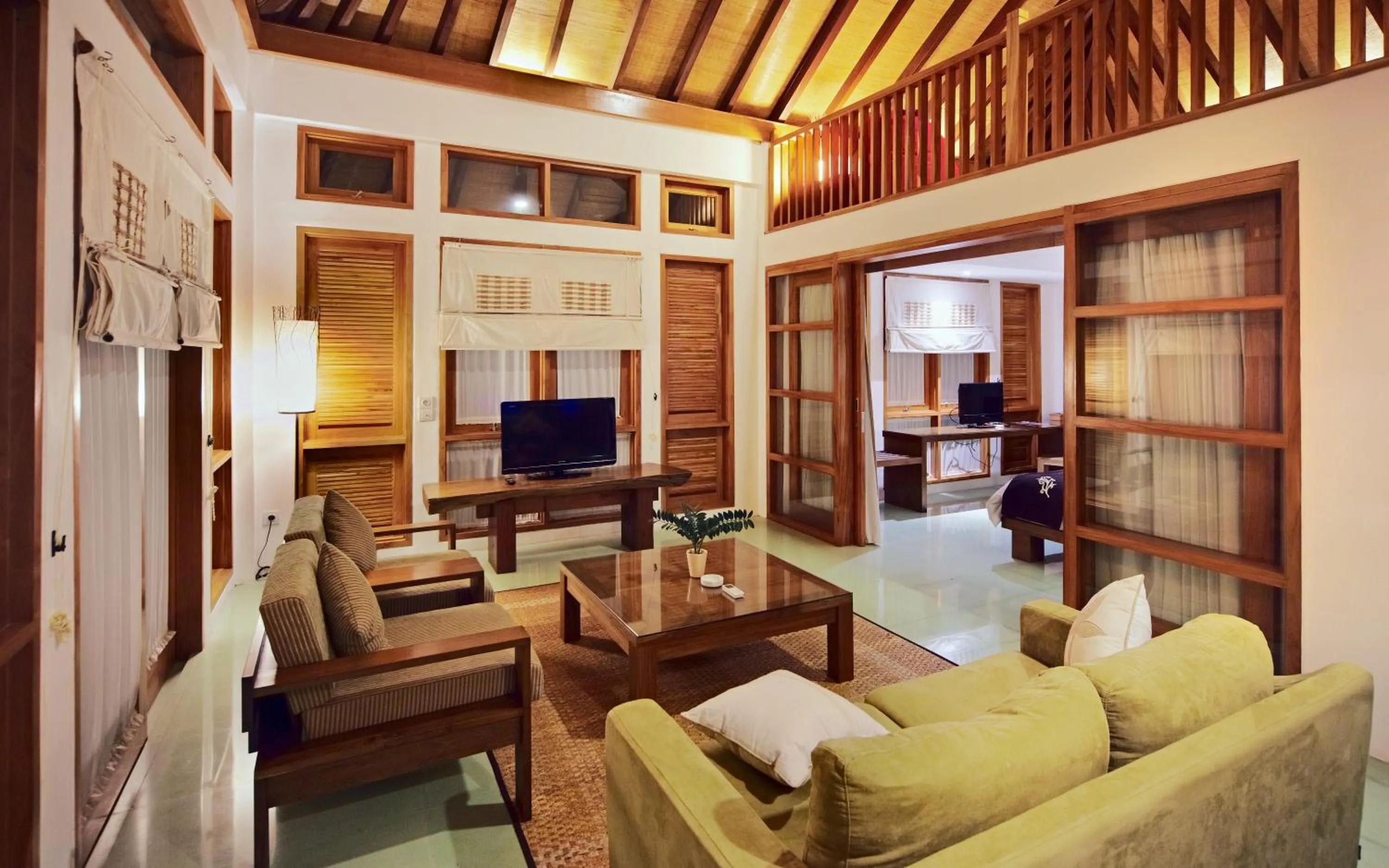 TV and multimedia in Villa Damar Boutique Hotel