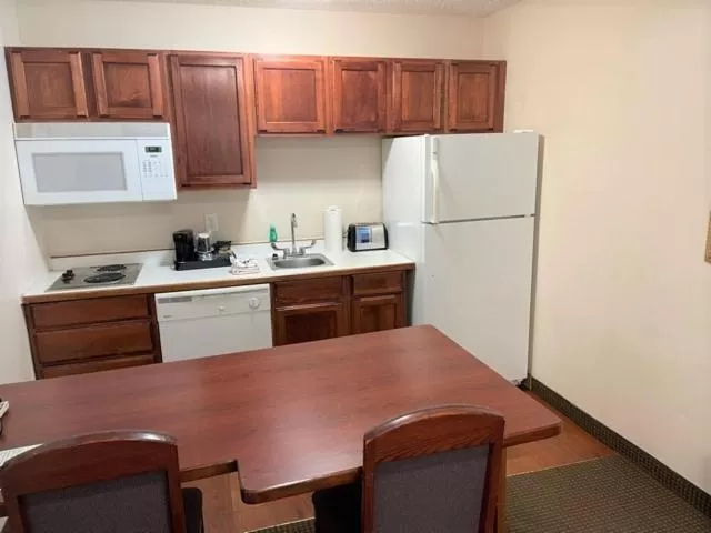 River Hills Hotel- Mankato