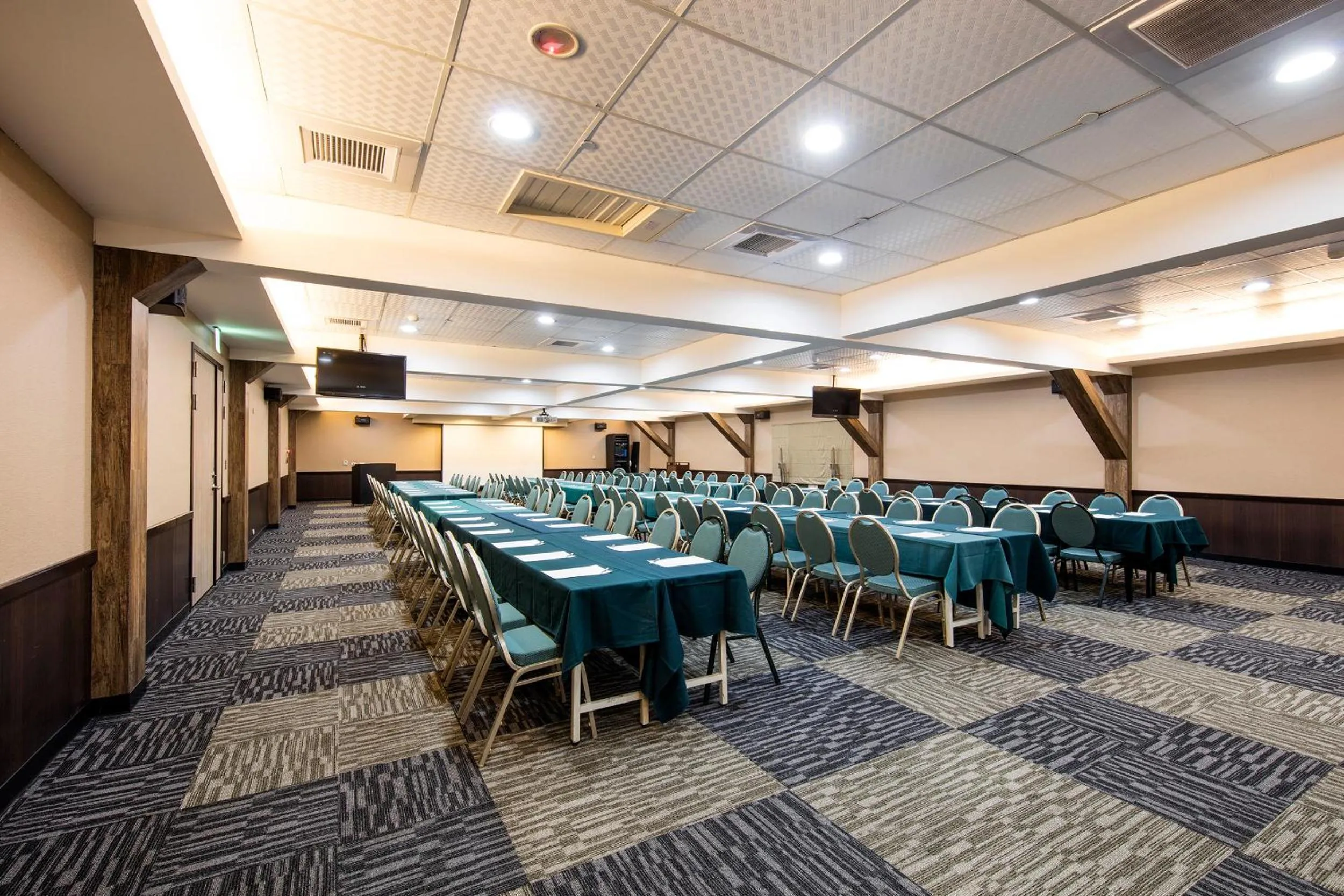 Meeting/conference room in Great Roots Forestry Spa Resort