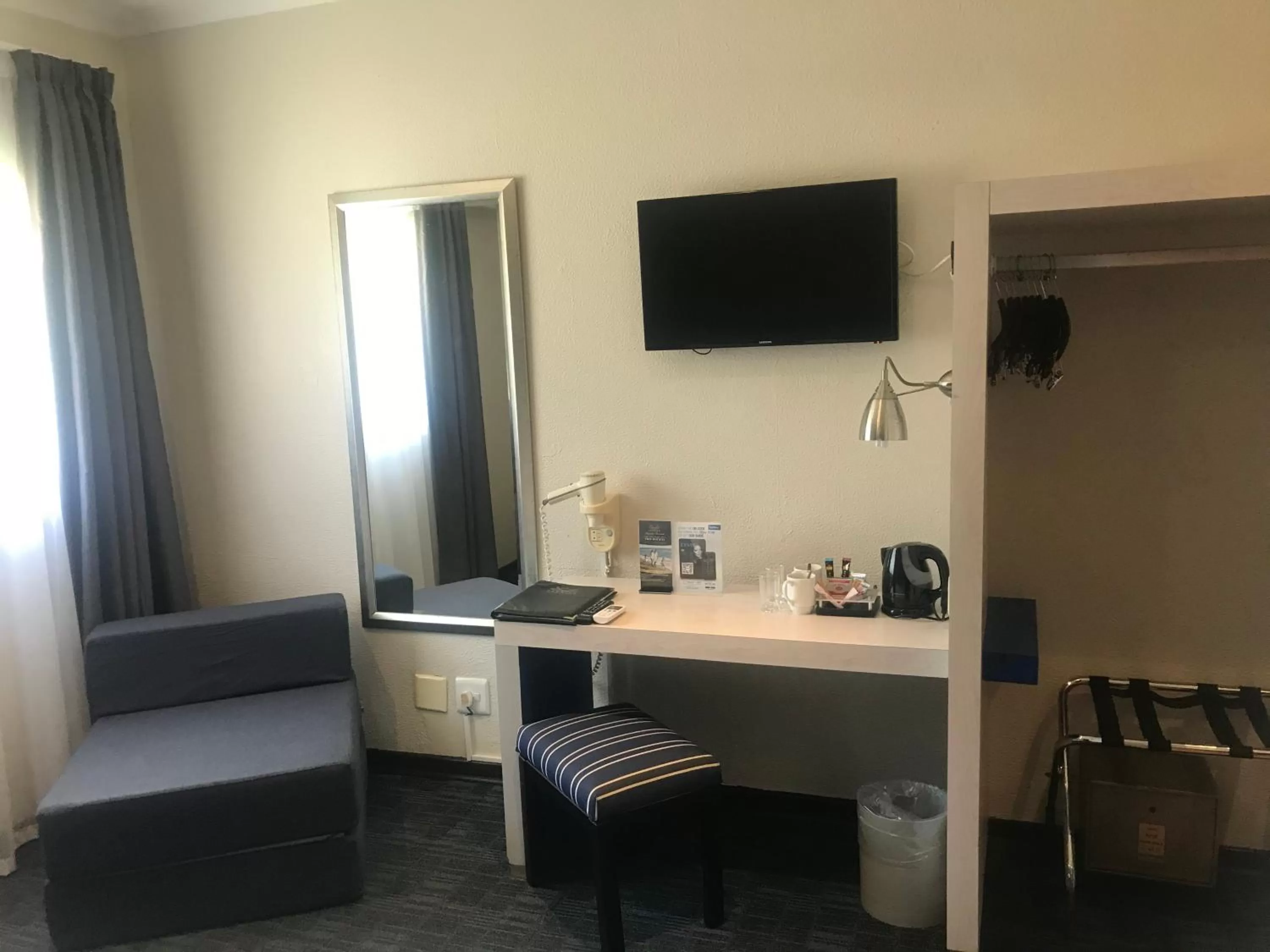 Coffee/tea facilities in Premier Splendid Inn Bayshore