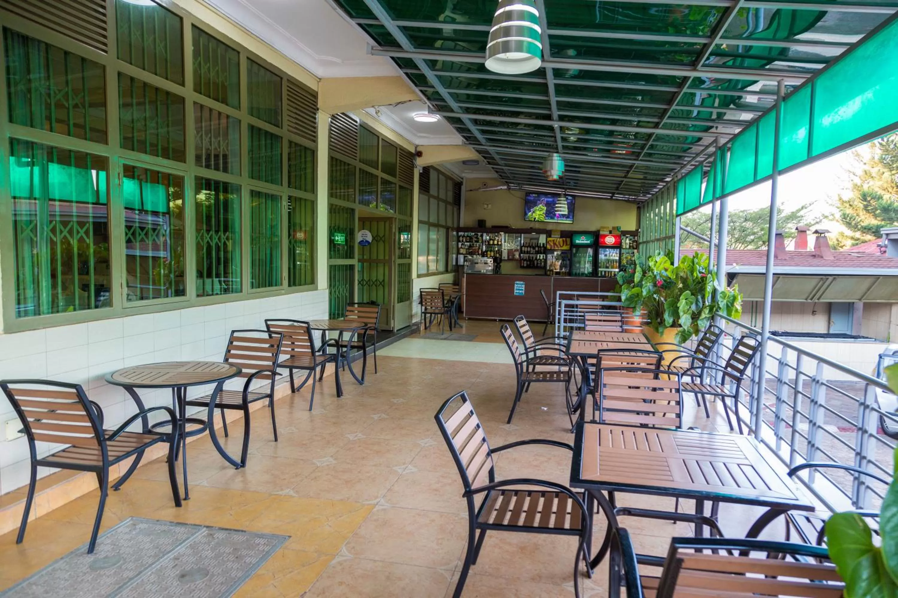 Restaurant/places to eat in Olympic Hotel