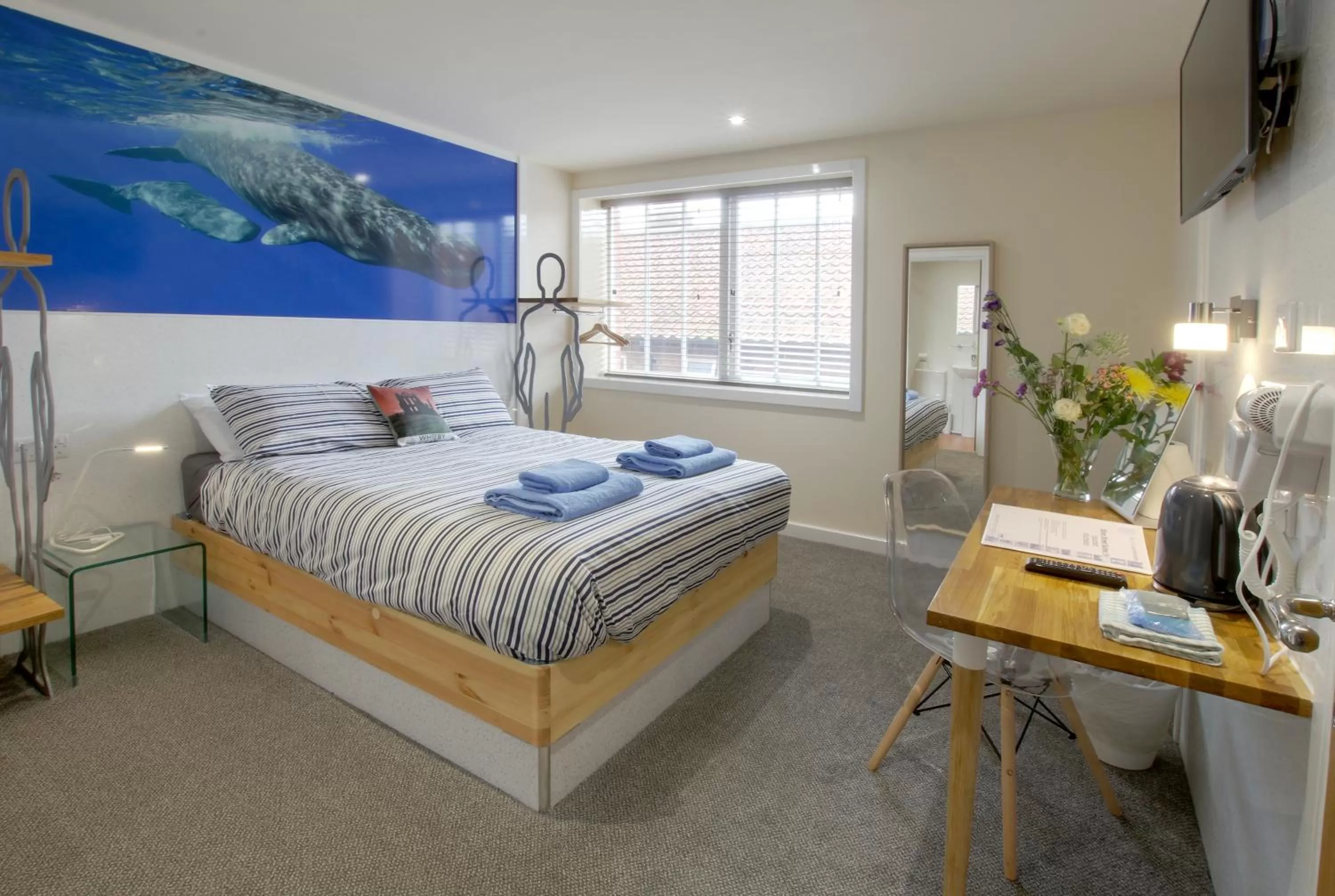 Photo of the whole room, Bed in Silver Street Suites