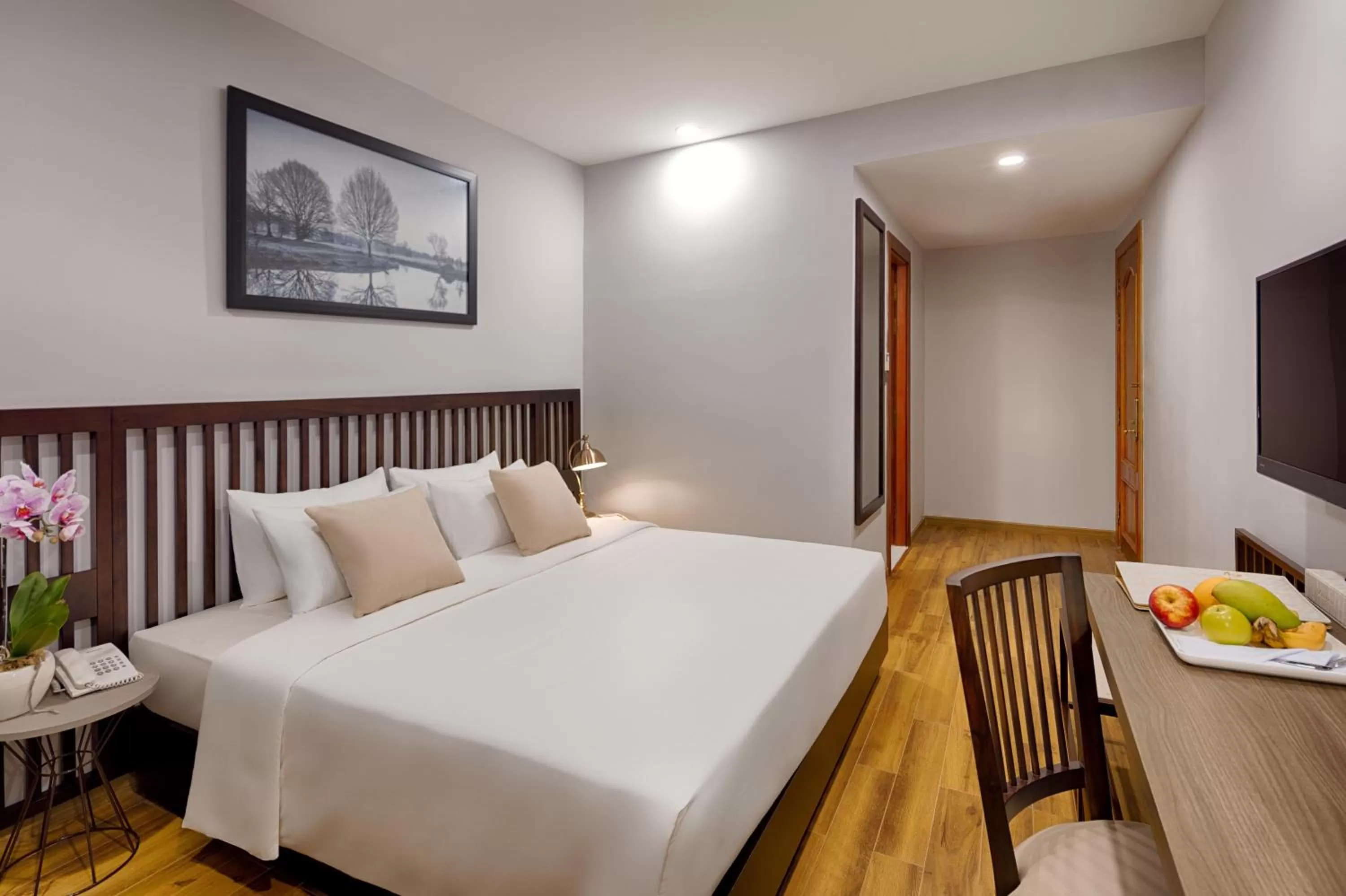 Photo of the whole room, Bed in Happy Life Grand Hotel & Rooftop Skybar