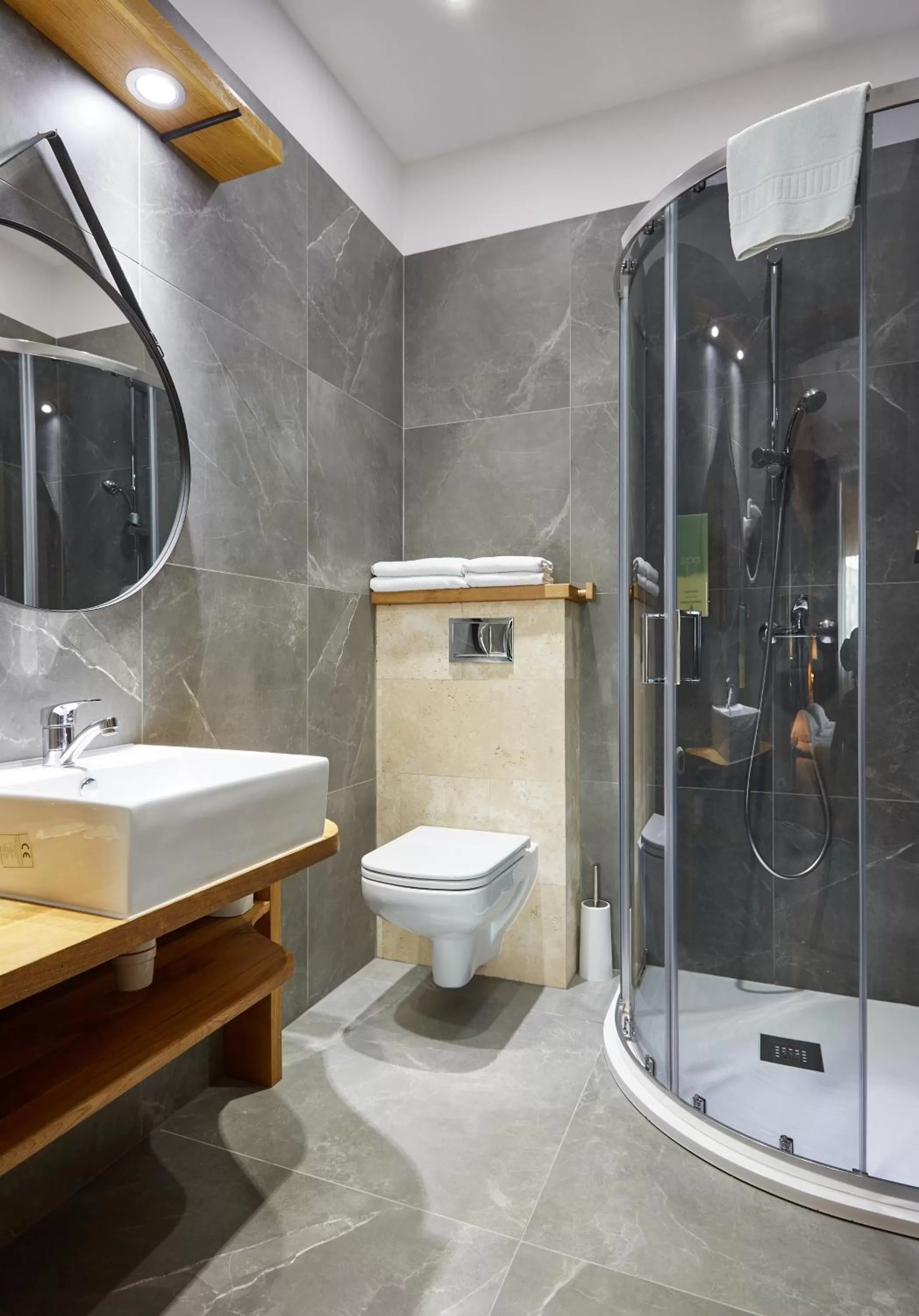 Shower in Hotel Batory