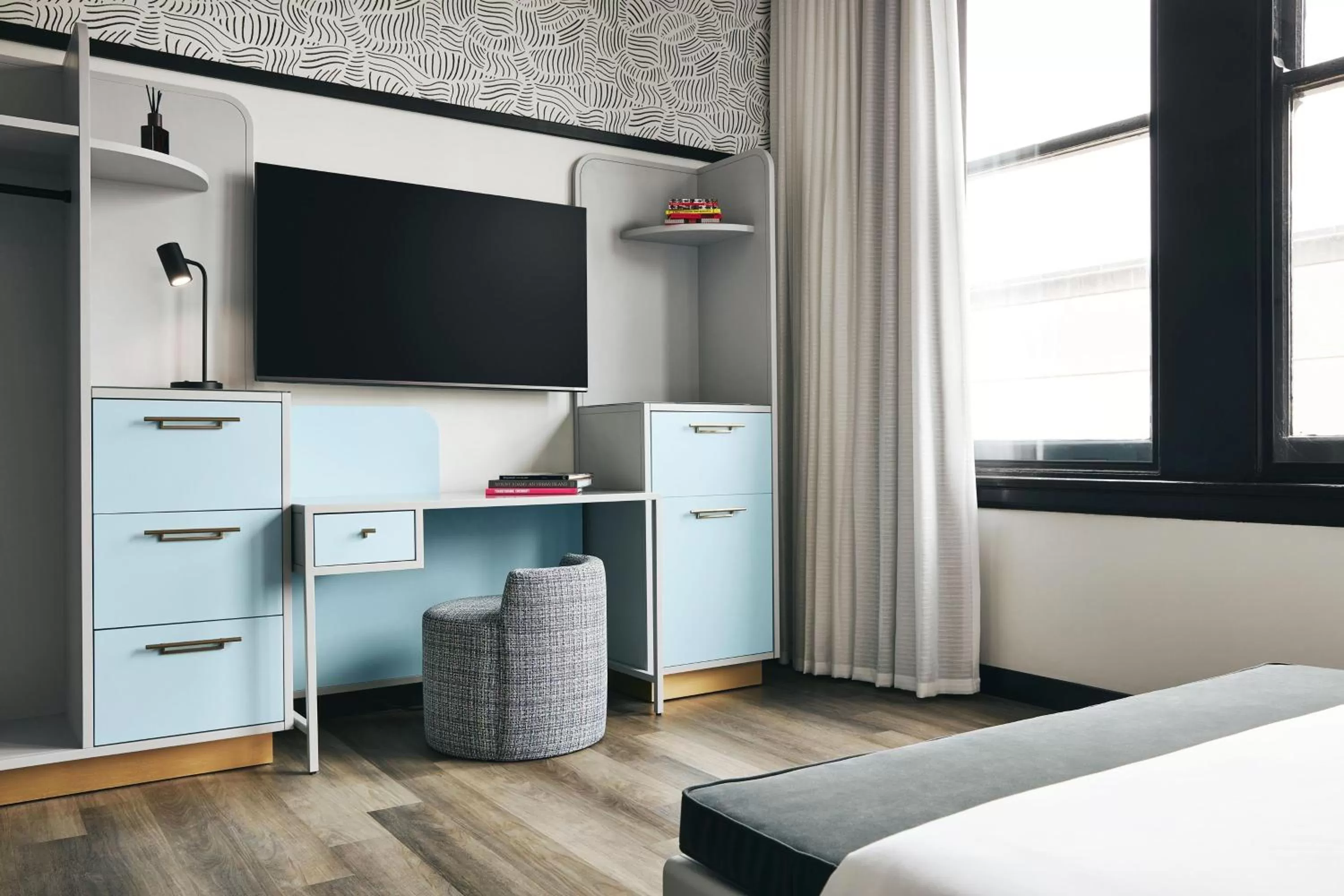 Photo of the whole room, Bed in Kinley Cincinnati Downtown, a Tribute Portfolio Hotel