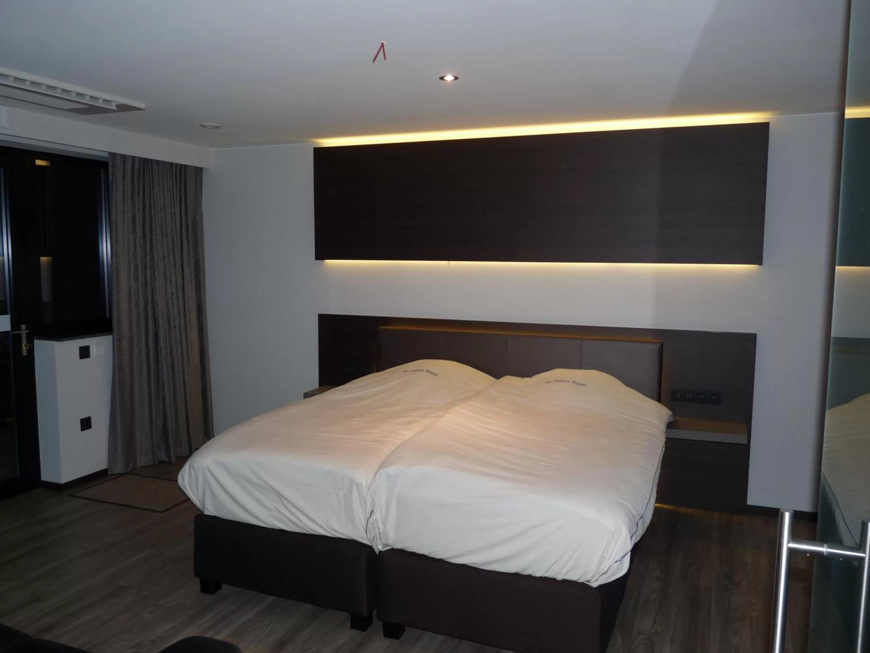 Bedroom, Bed in Hotel Au Prince Royal