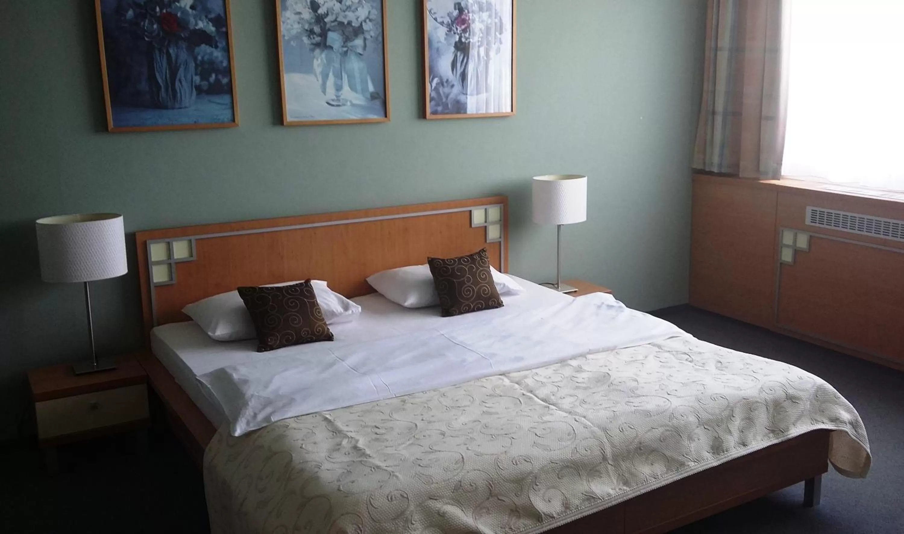 Day, Bed in Hotel Cascade