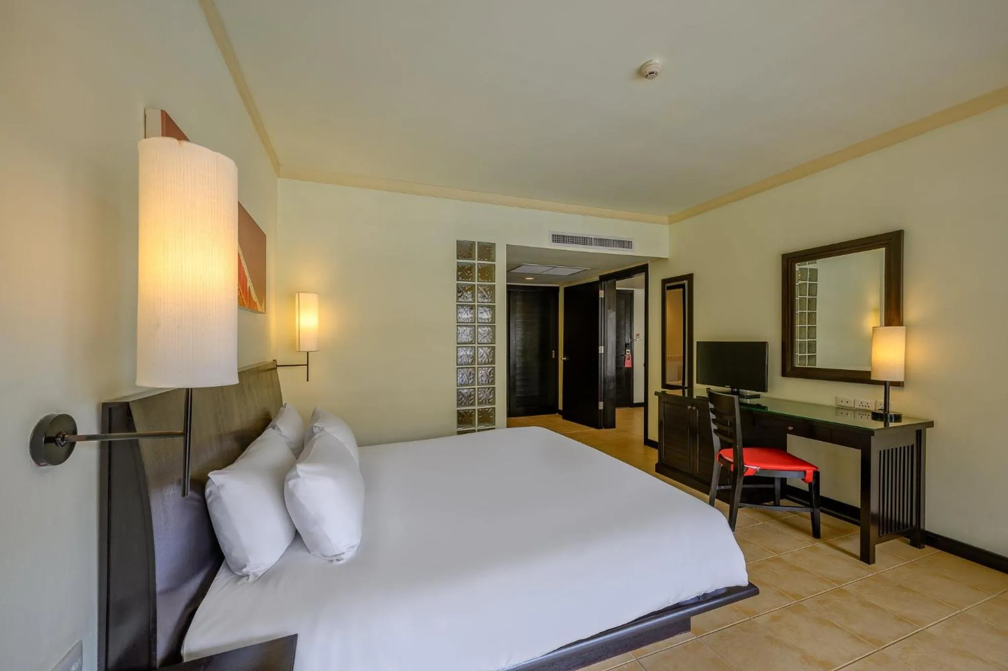 Photo of the whole room, Bed in Centara Kata Resort Phuket