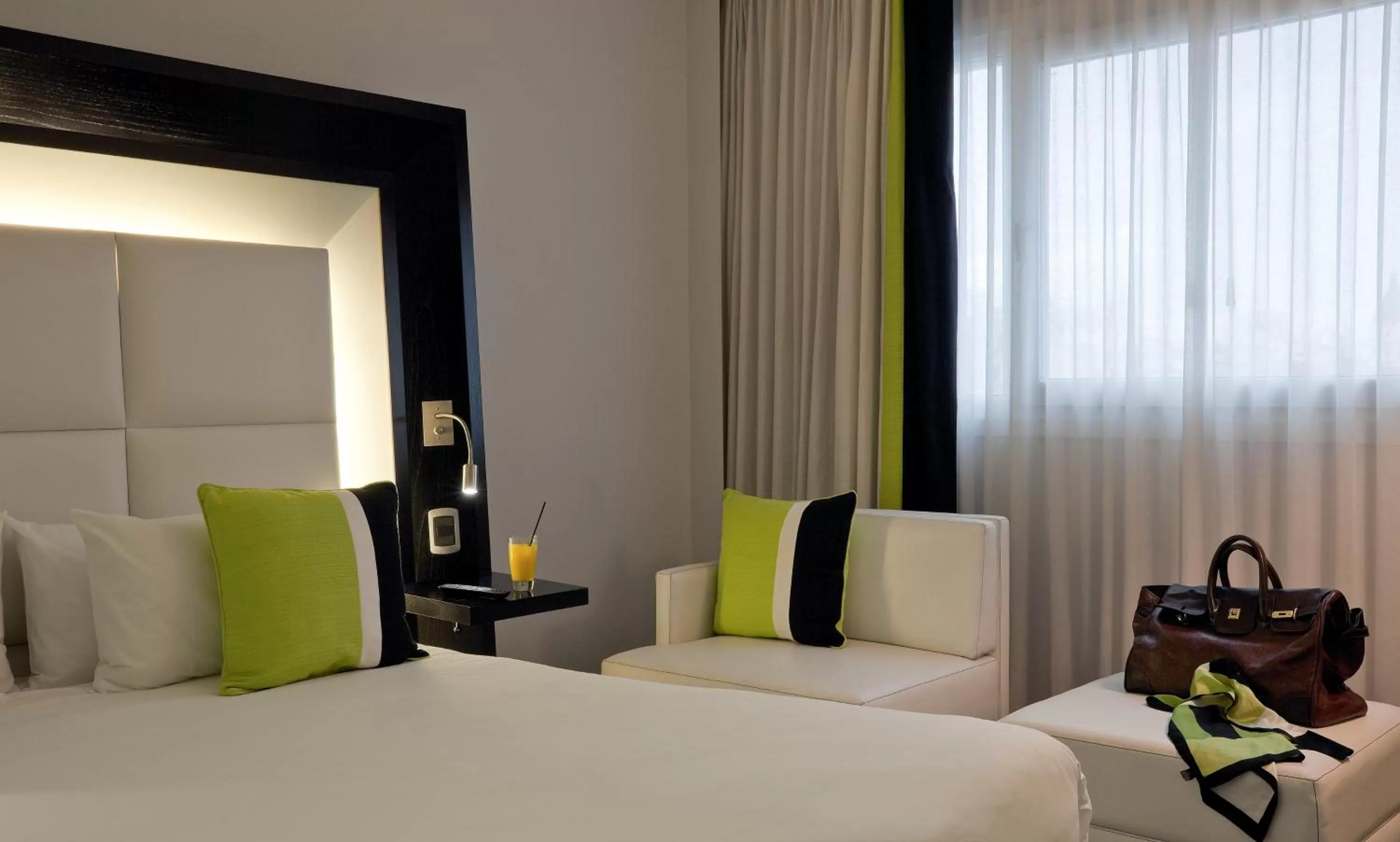 Bedroom, Bed in Novotel Buenos Aires