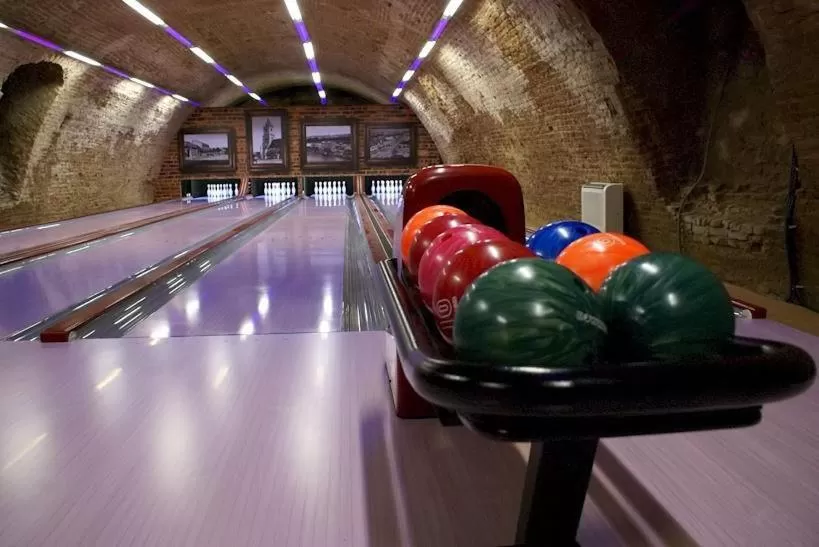Bowling, Swimming Pool in Hotel Jelen
