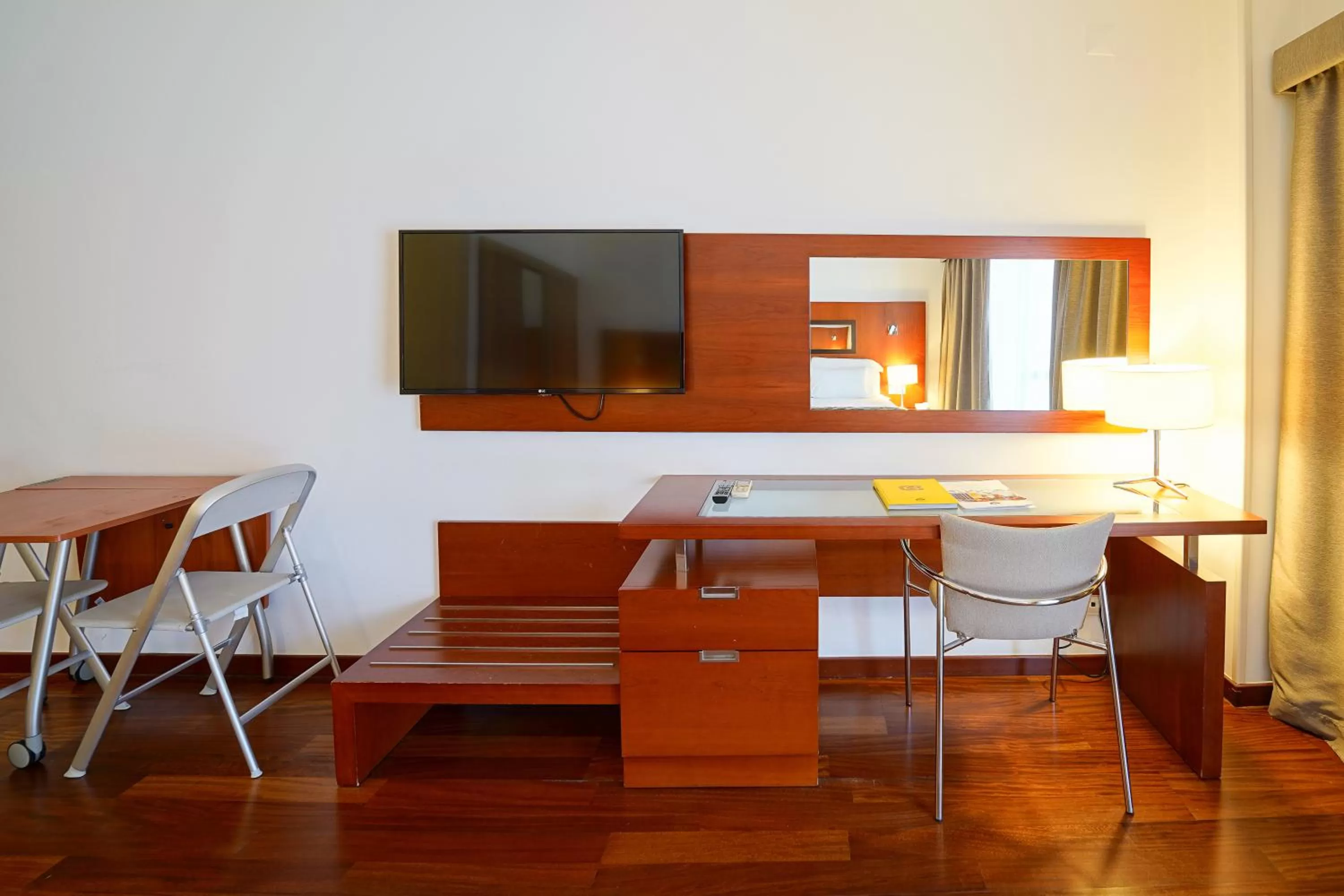 TV and multimedia in Legendary Lisboa Suites