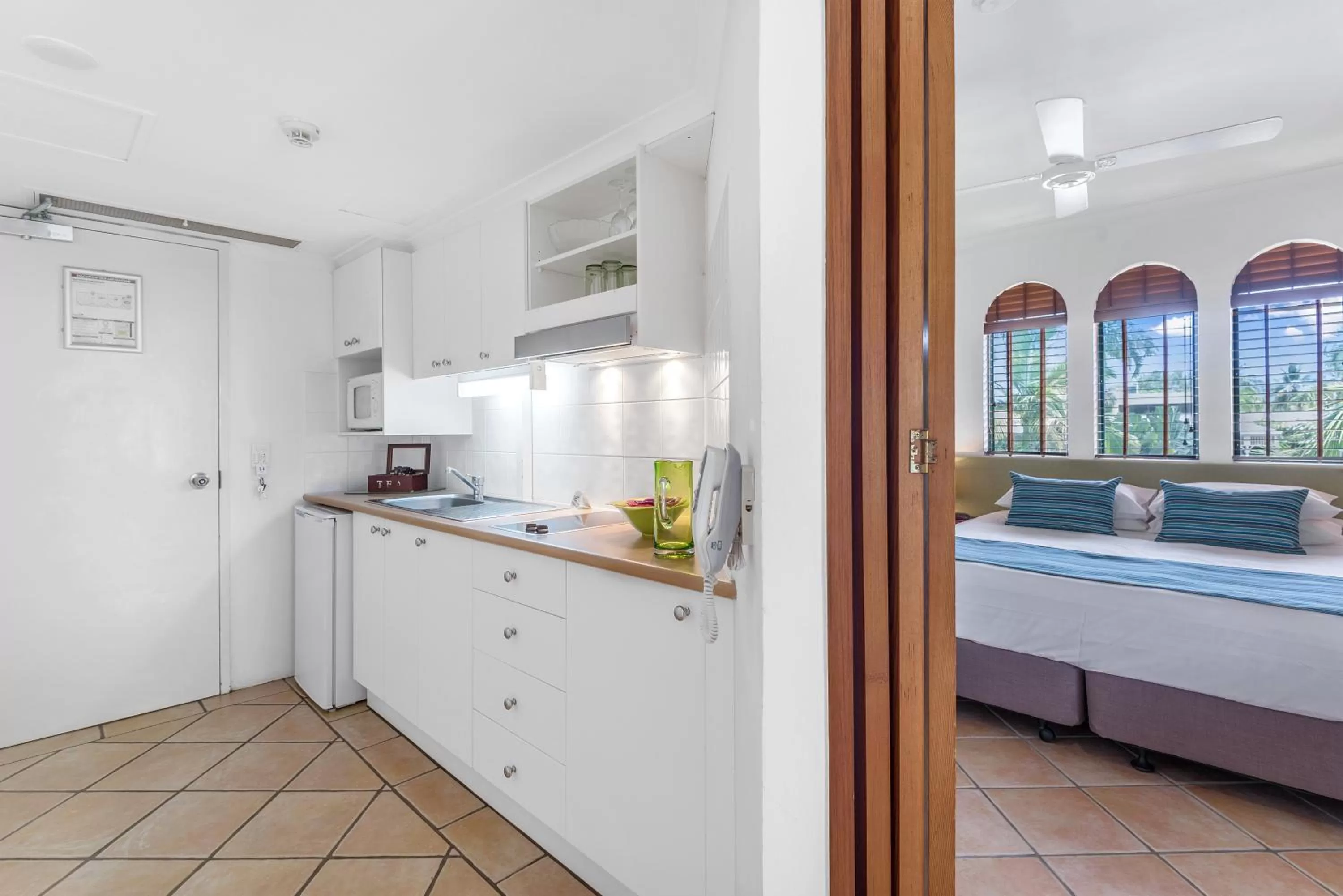 Kitchen or kitchenette in Martinique On Macrossan