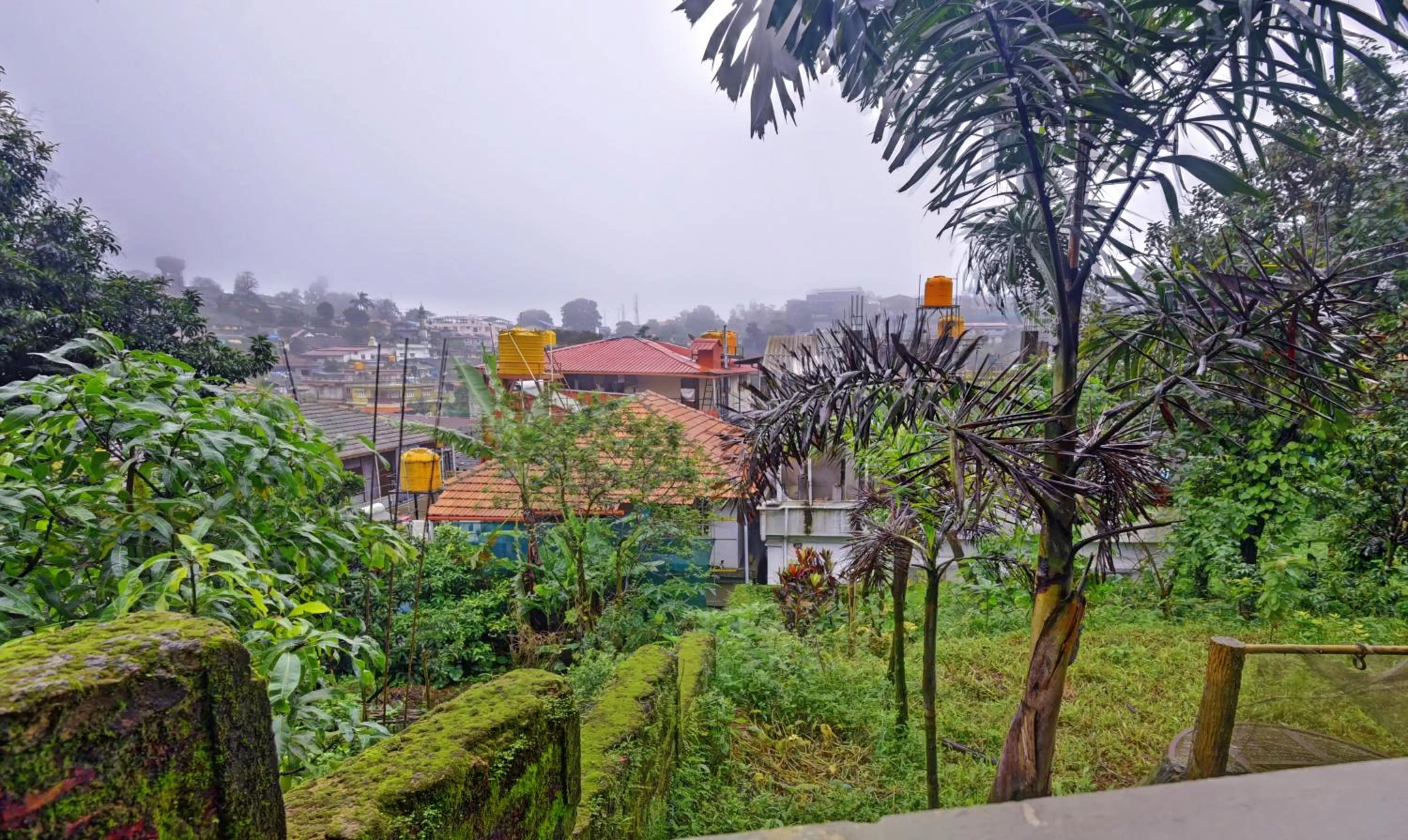 Garden view in Itsy Hotels Igloo Residency, 400 Meters From Raja Seat Garden