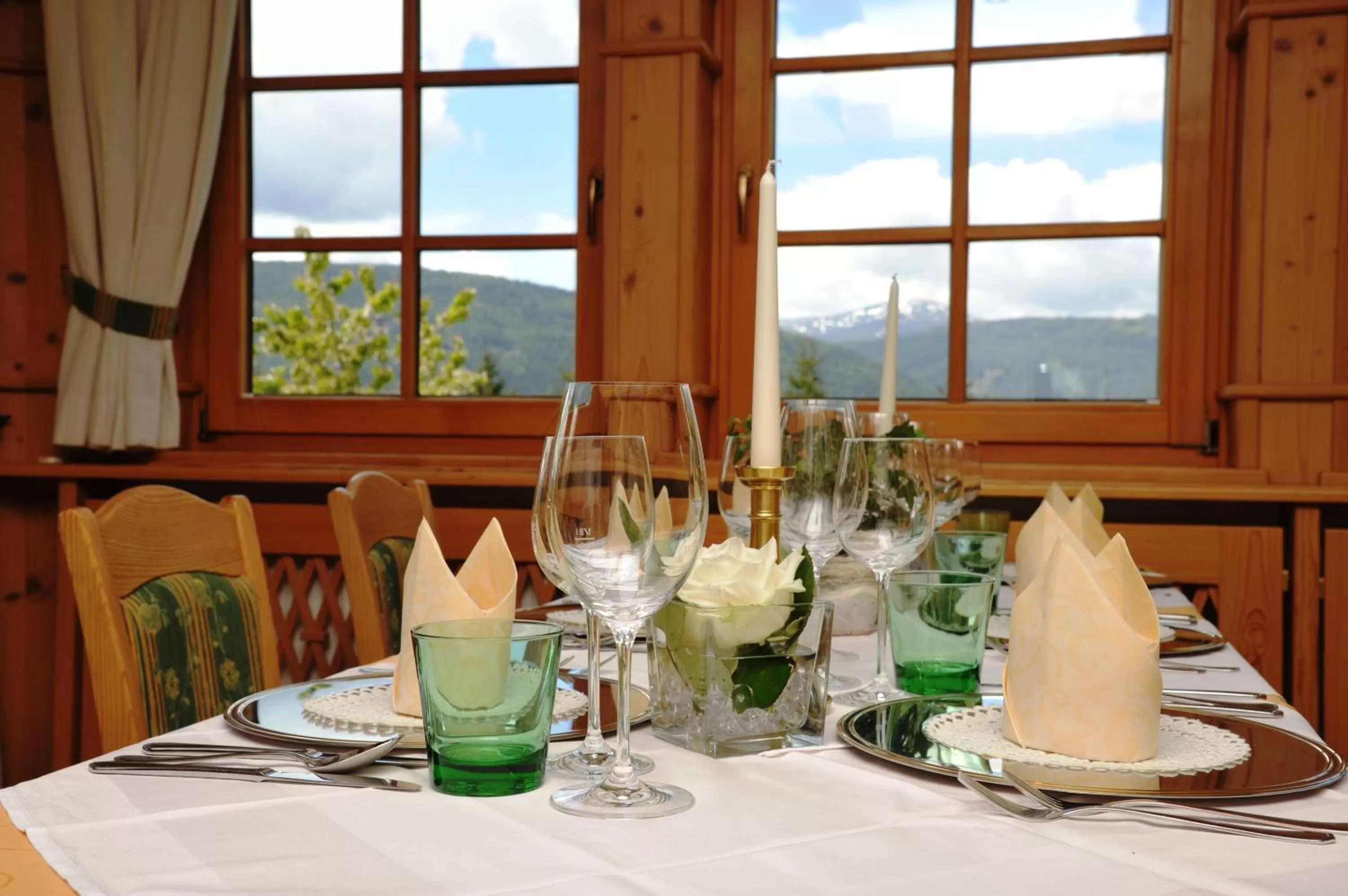 Restaurant/Places to Eat in Hotel Häuserl im Wald