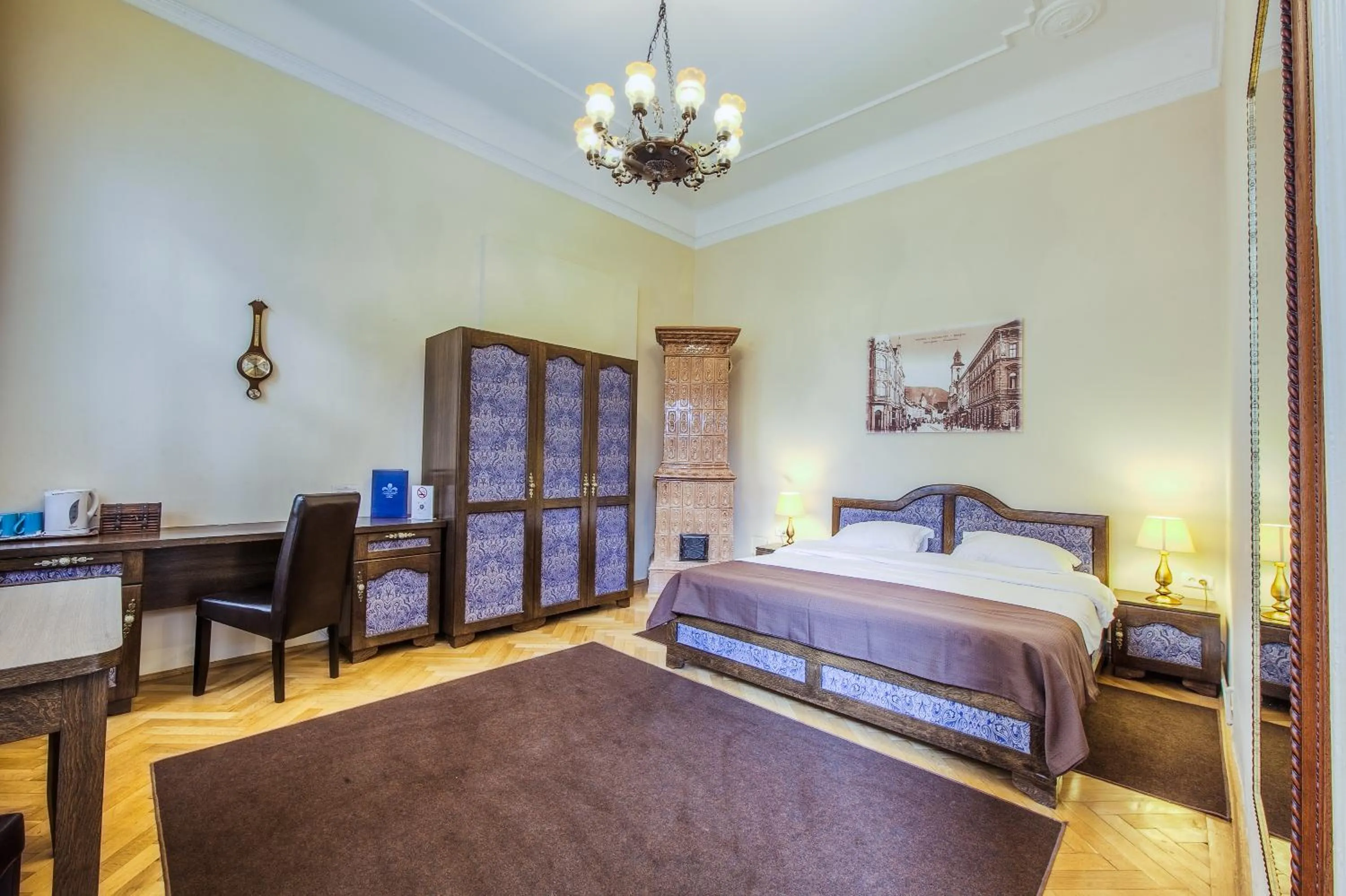 Photo of the whole room, Bed in Residence Central Annapolis