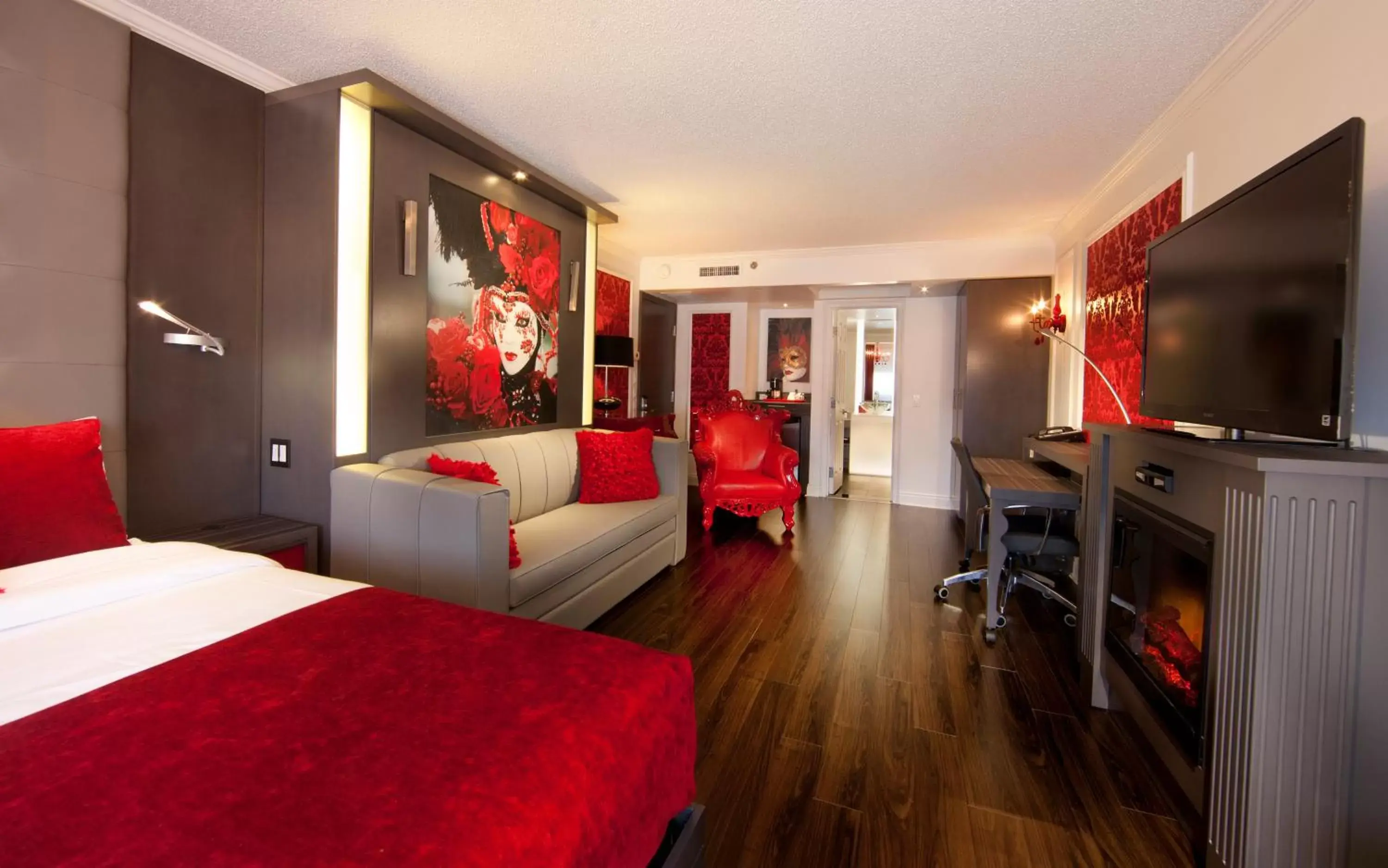 Red Suite, 1 Queen Bed and 1 Queen Murphy Bed in Hôtel Plaza Québec par JARO Red Suite, 1 Queen Bed and 1 Queen Murphy Bed in Hôtel Plaza Québec par JARO