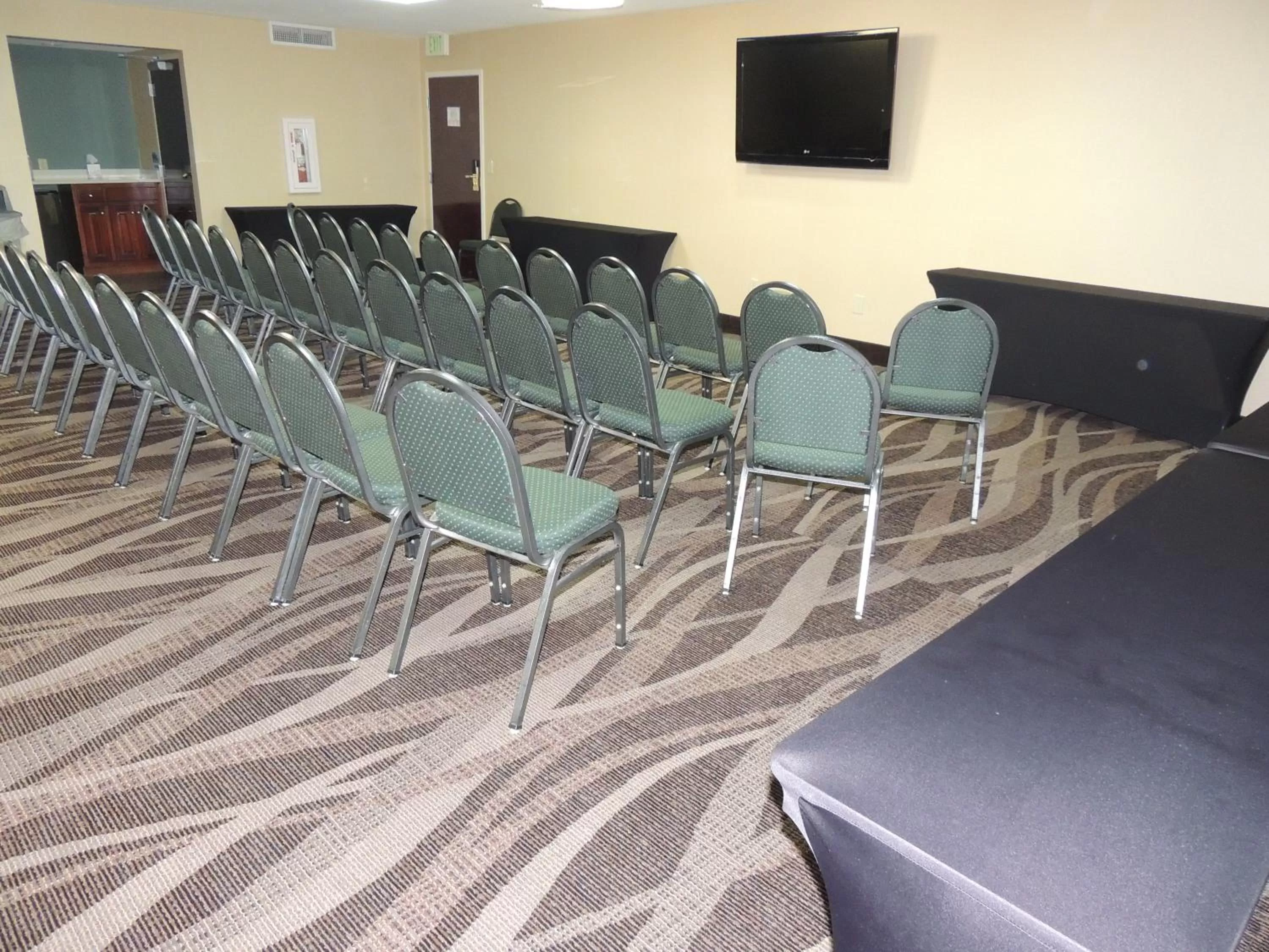 Meeting/conference room in Holiday Inn Express Trussville by IHG