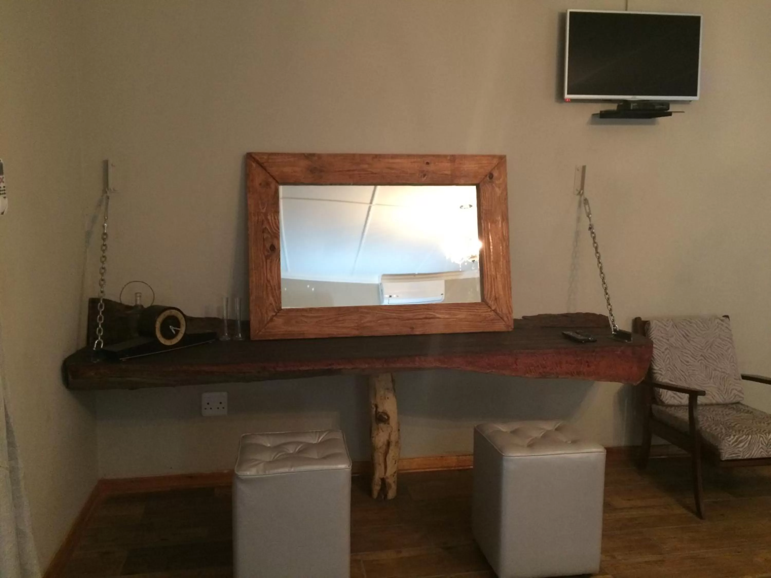 TV/Entertainment Center in Die Olyfhuis