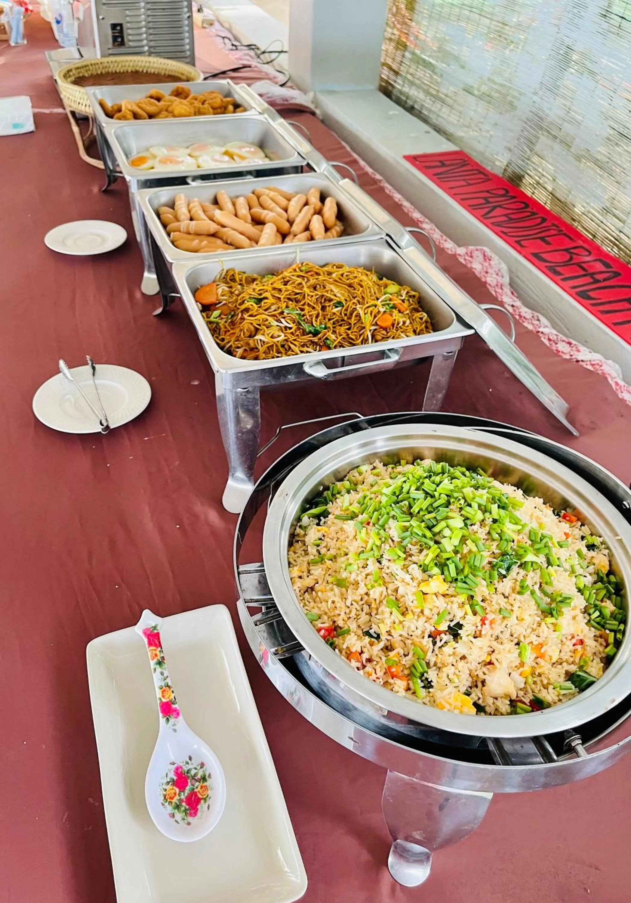 Restaurant/places to eat in Lanta Paradise Beach Resort