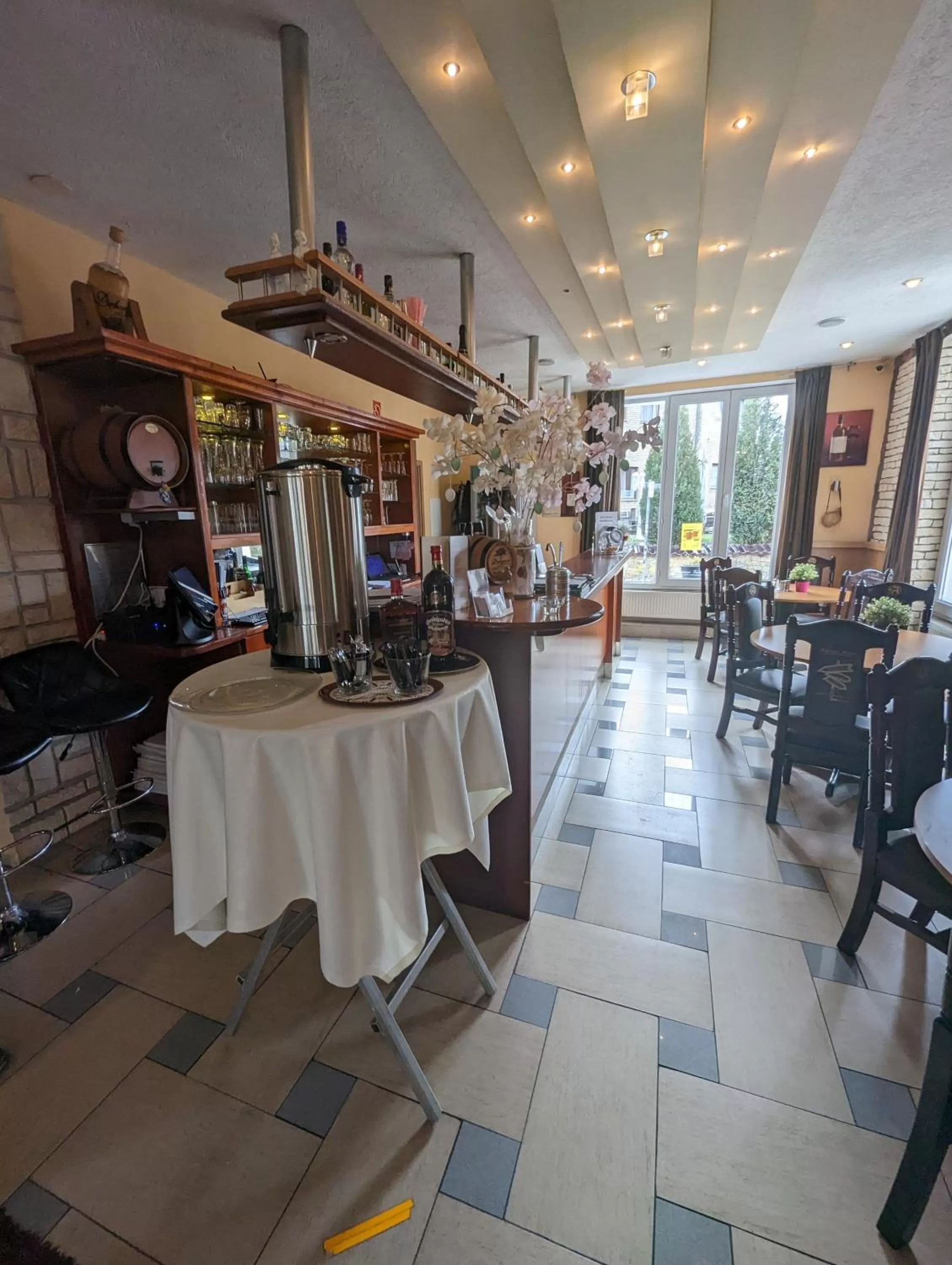 Lounge or bar, Restaurant/Places to Eat in Hotel Eiserner Anton