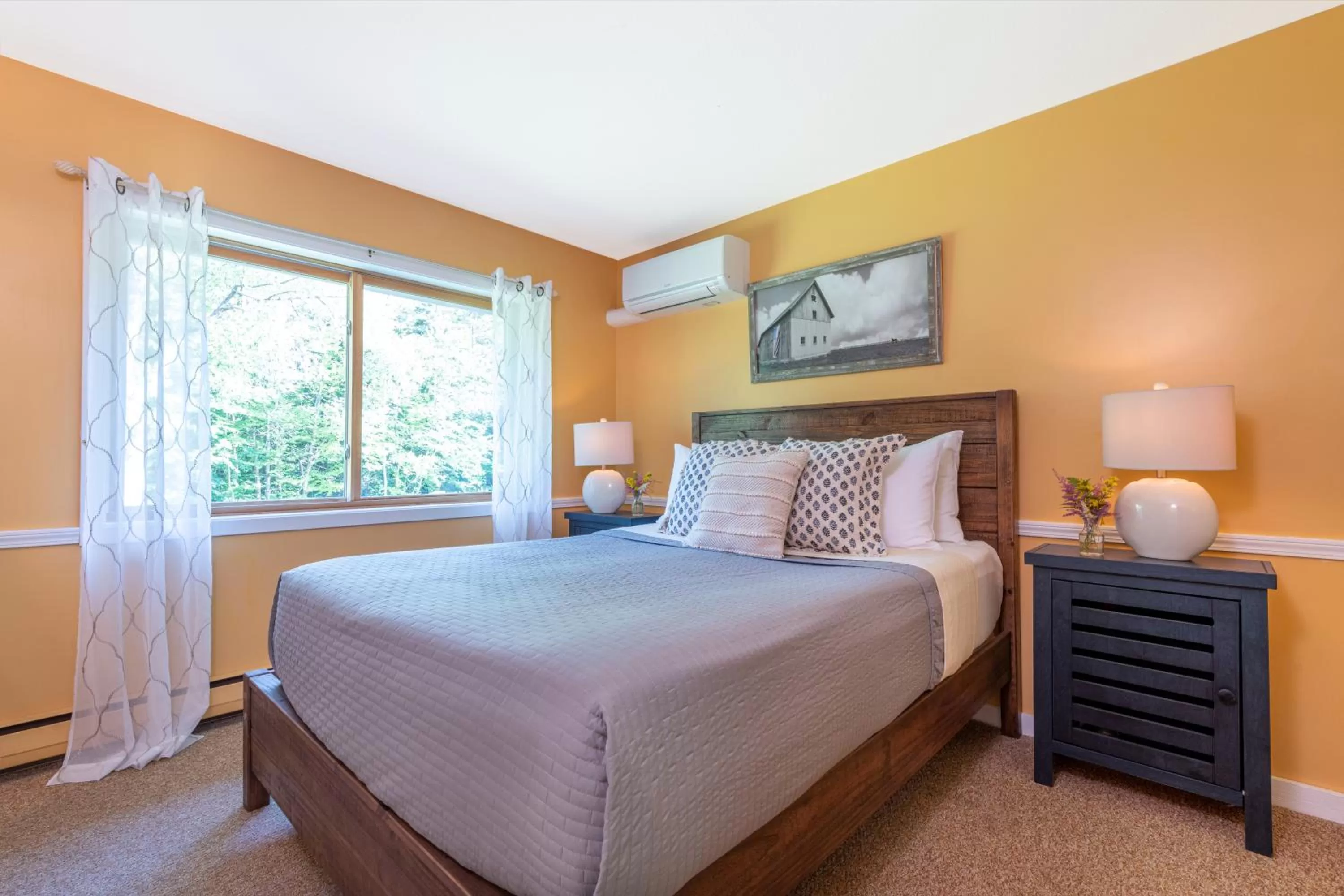 Bedroom, Bed in White Horse Lodge