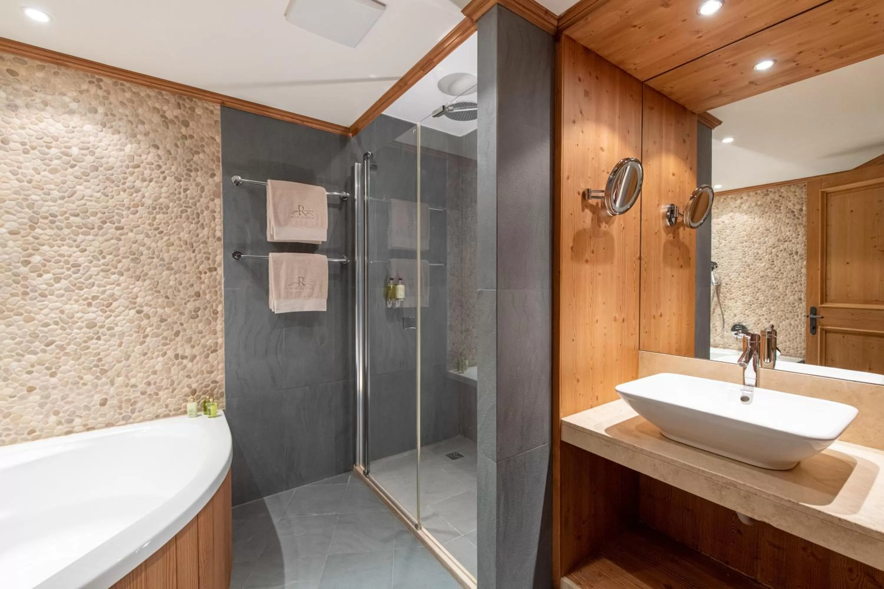 Bathroom in Chalet RoyAlp Hôtel & Spa