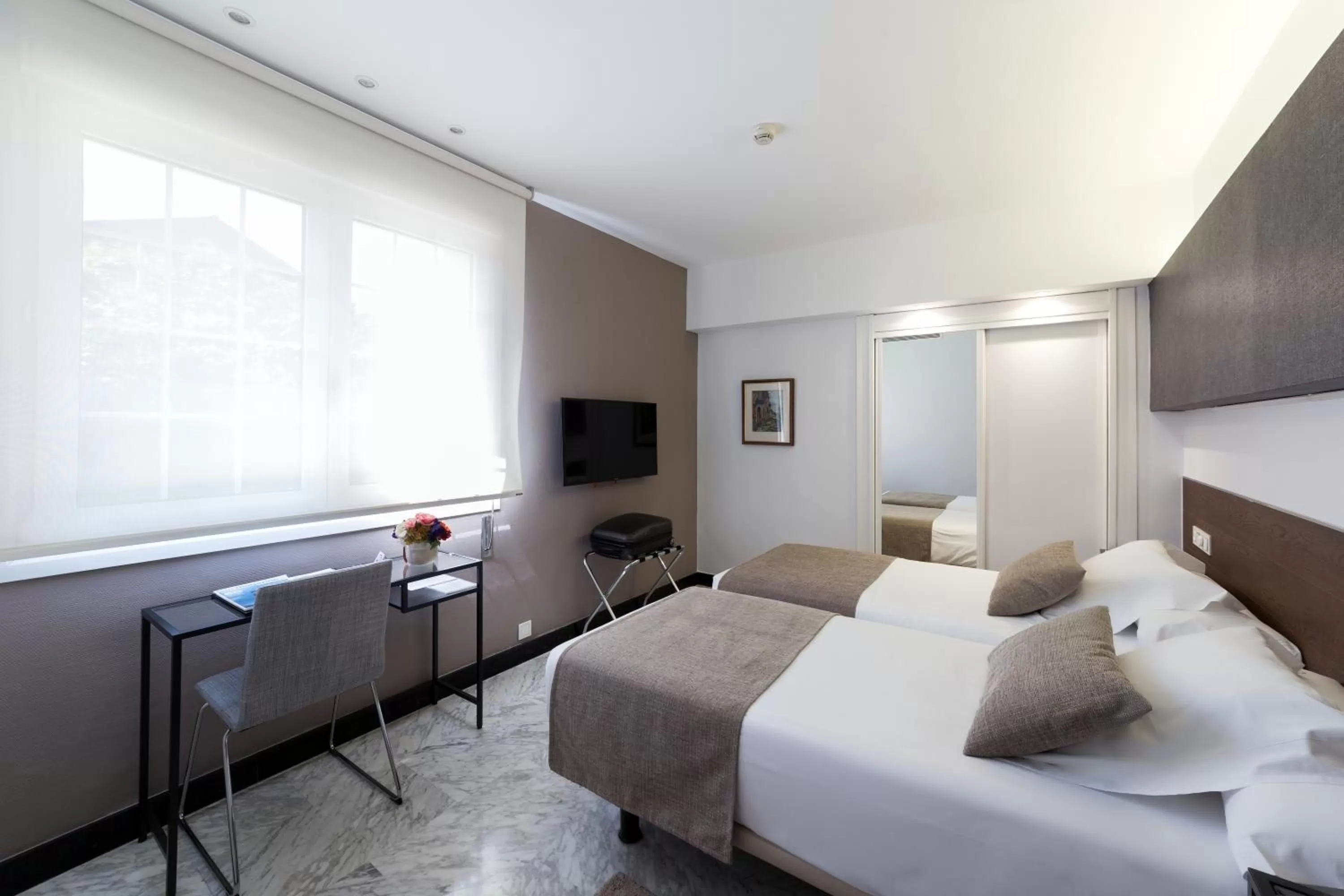 Photo of the whole room, Bed in Hotel Avenida