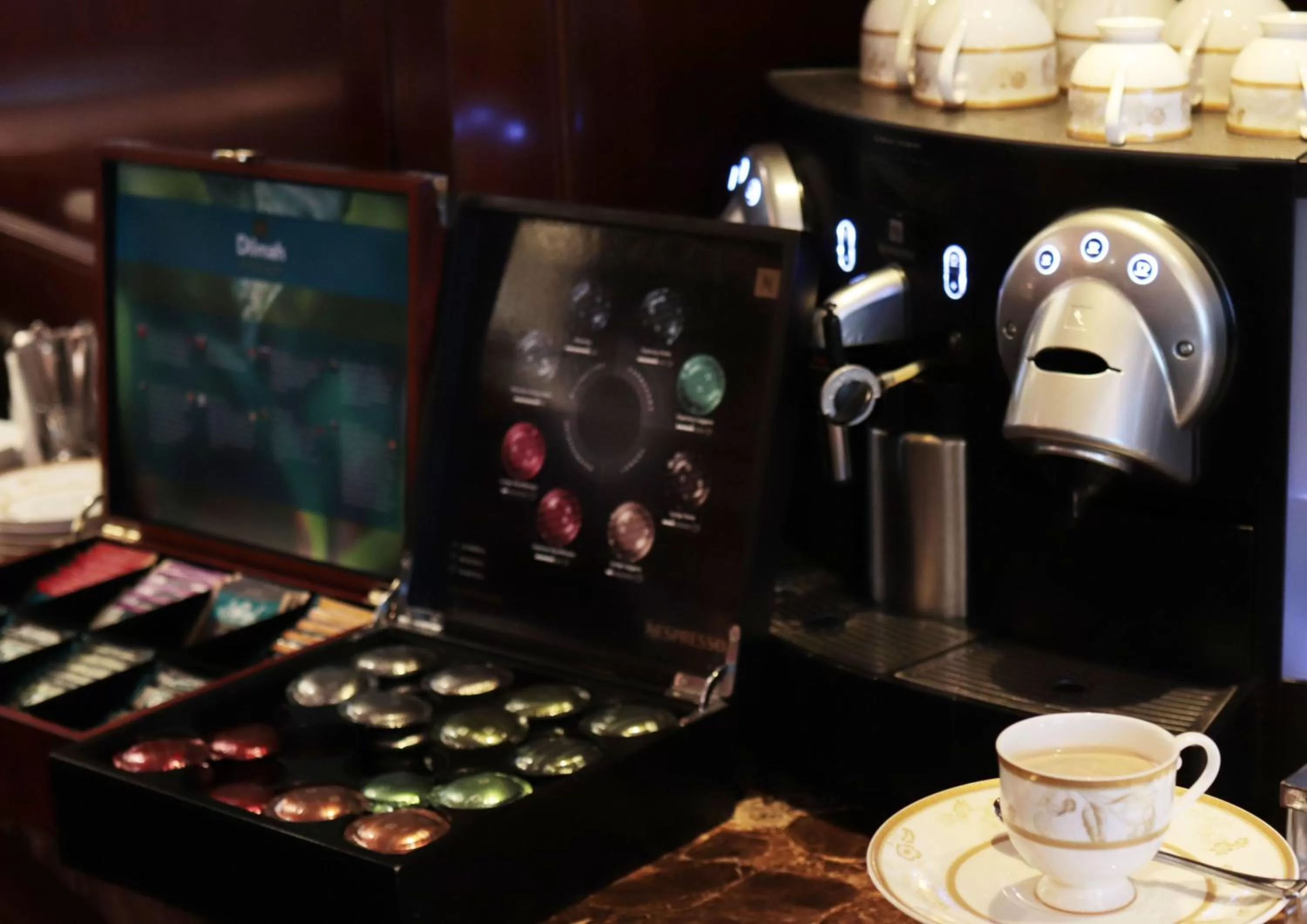 Lounge or bar in Marco Polo Hongkong Hotel