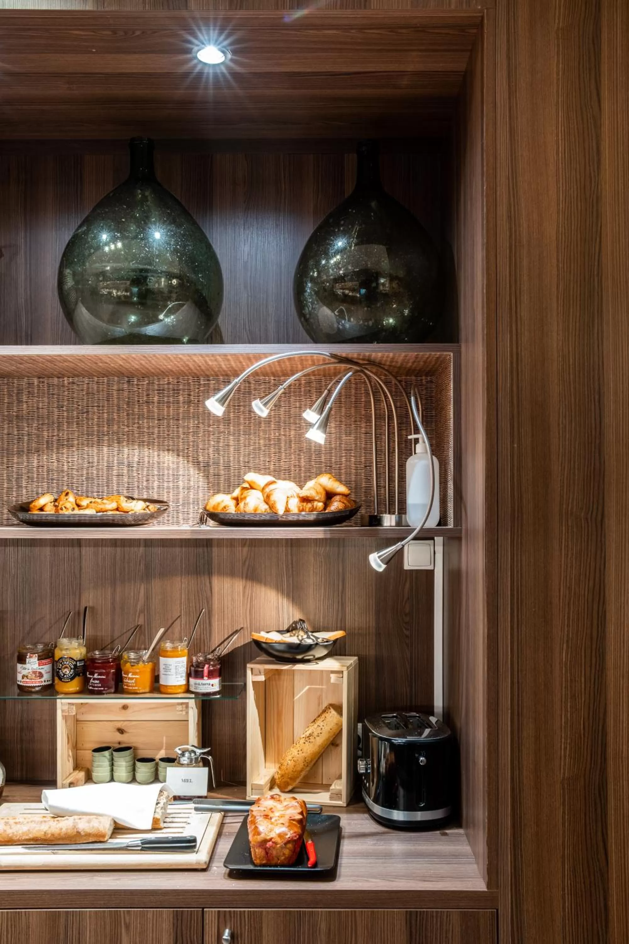 Buffet breakfast in Mercure Grenoble Meylan