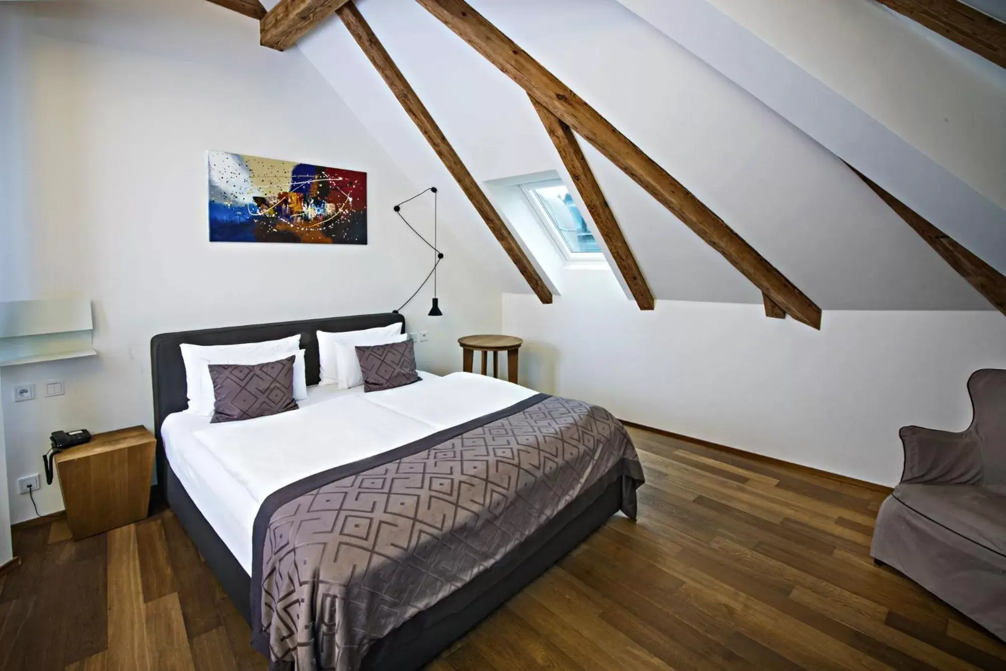 Attic Superior Double or Twin Room in Hotel Golden Crown Attic Superior Double or Twin Room in Hotel Golden Crown