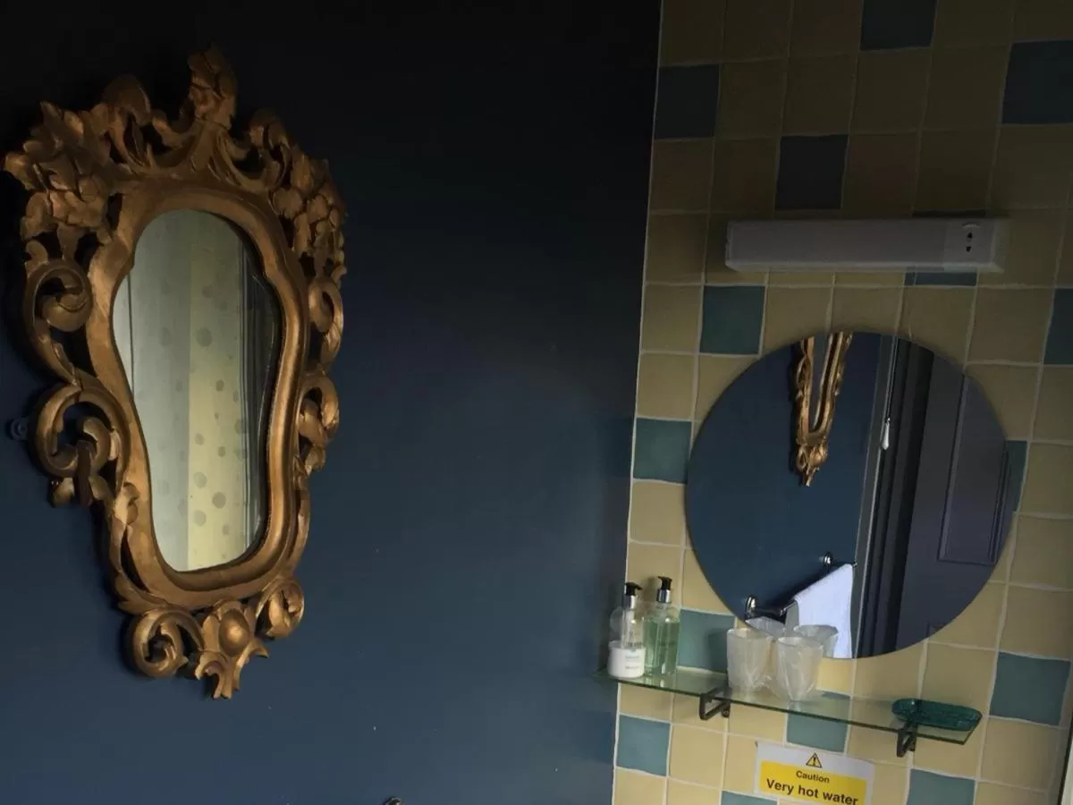 Bathroom in The Lamb Inn