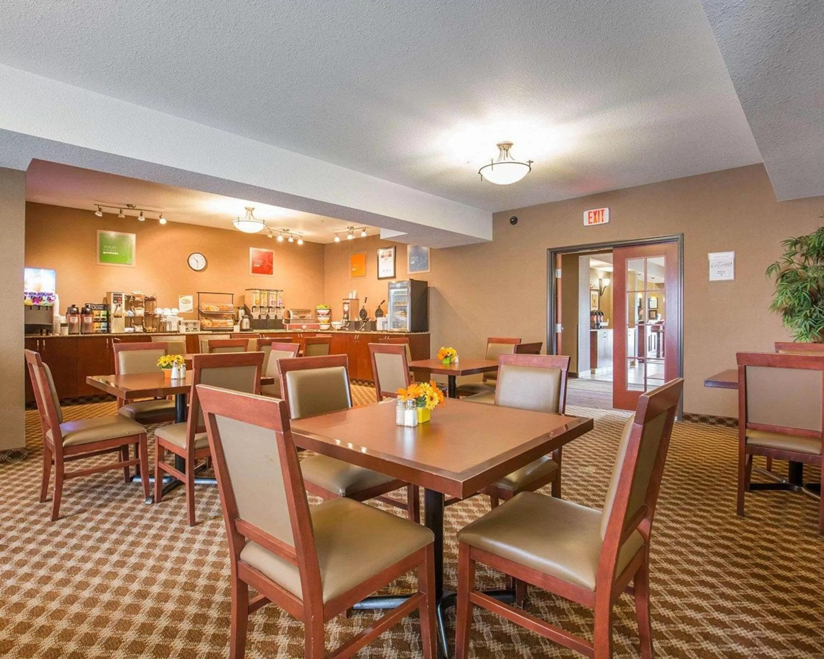 Restaurant/places to eat in Comfort Inn & Suites