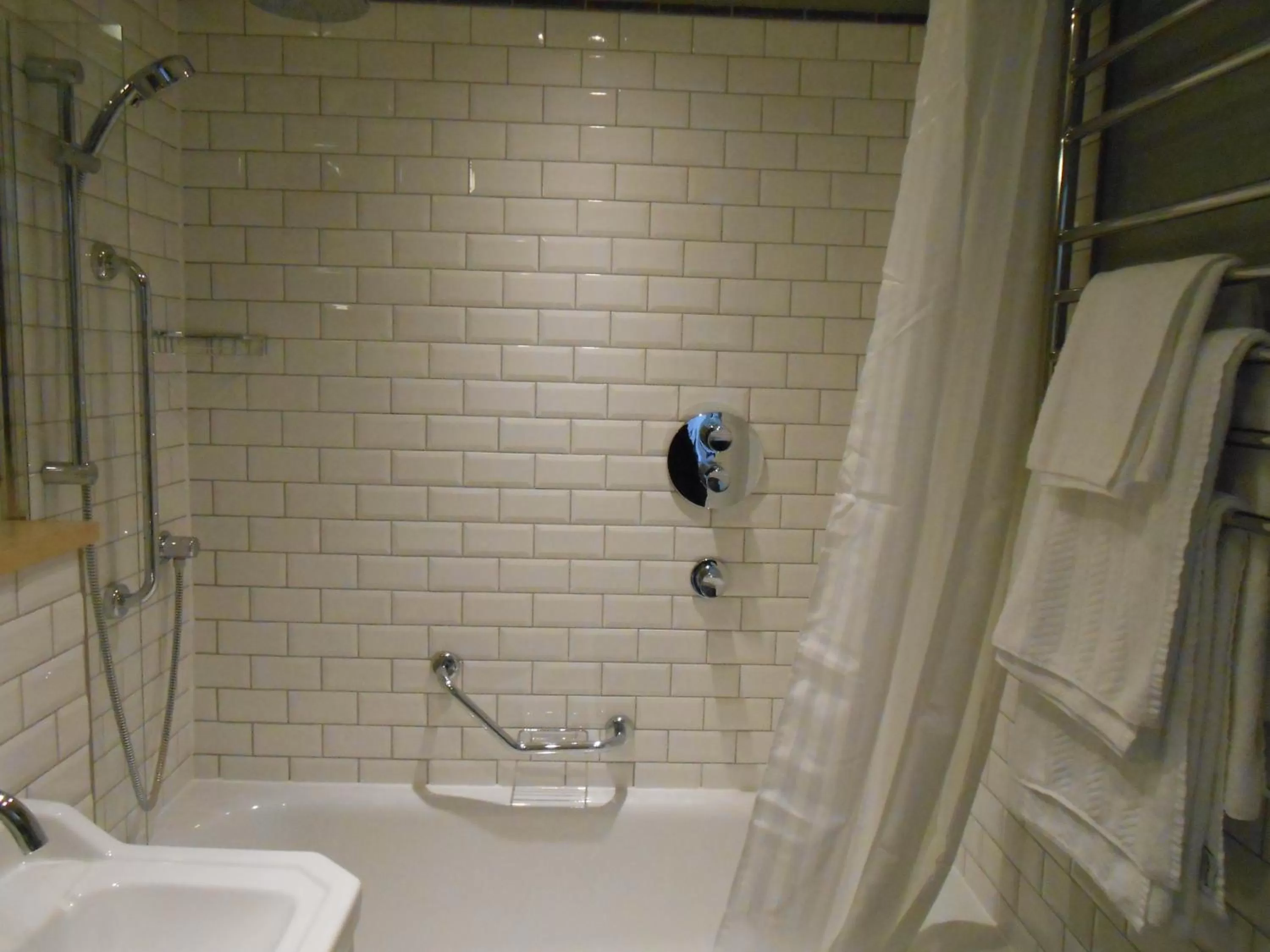 Bathroom in Pen and Parchment by Greene King Inns