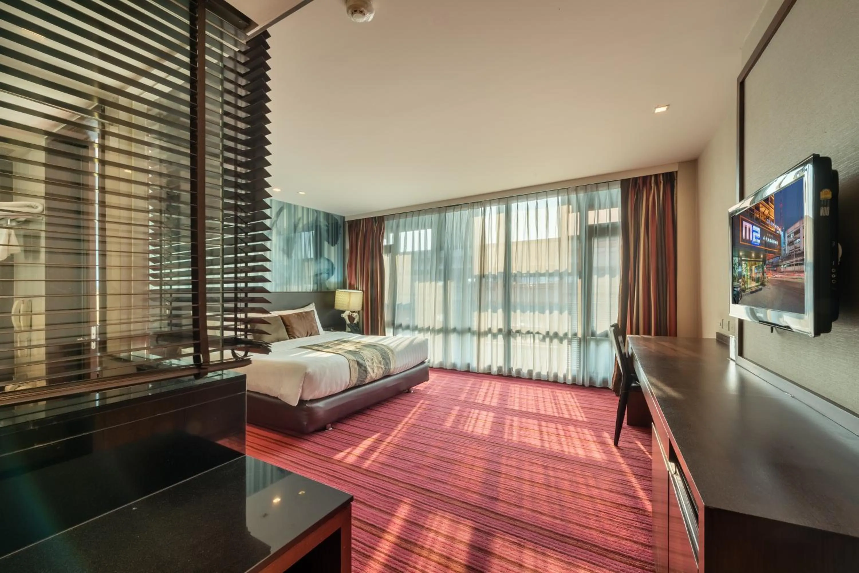 Bed in M2 de Bangkok Hotel