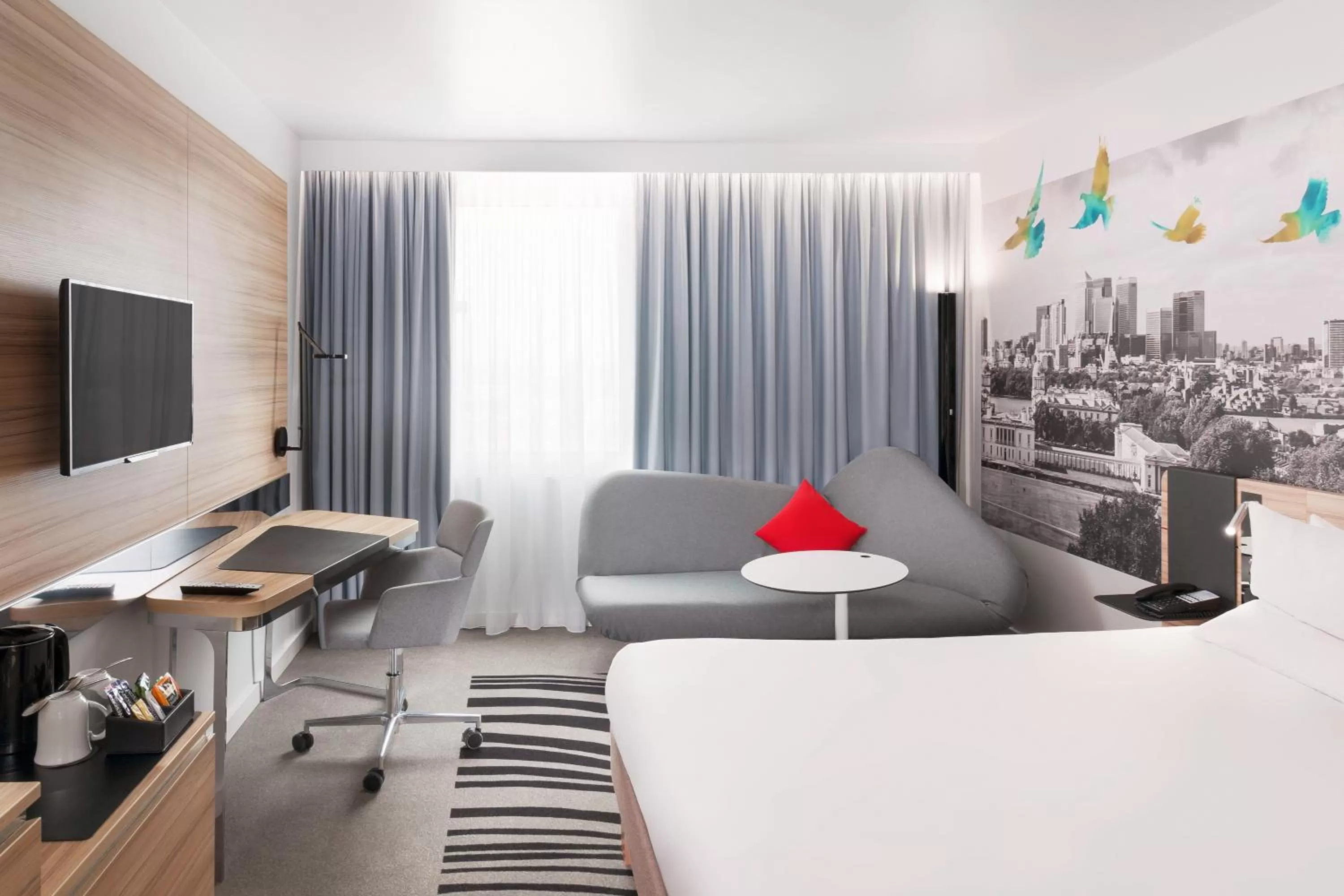 Photo of the whole room, Bed in Novotel London Excel