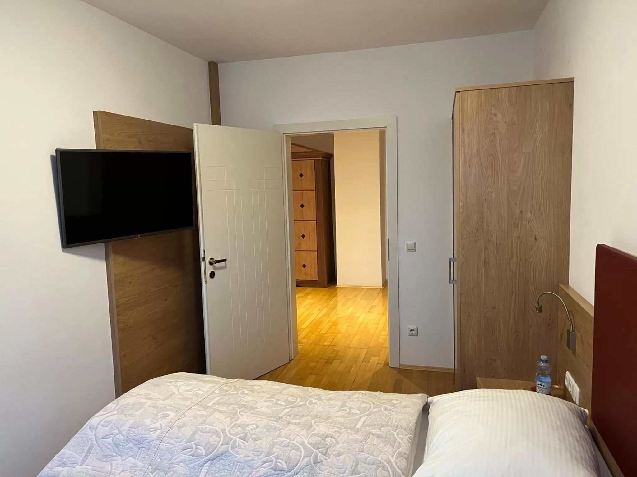 Photo of the whole room, Bed in Tinschert Hotel-Restaurant-Partyservice