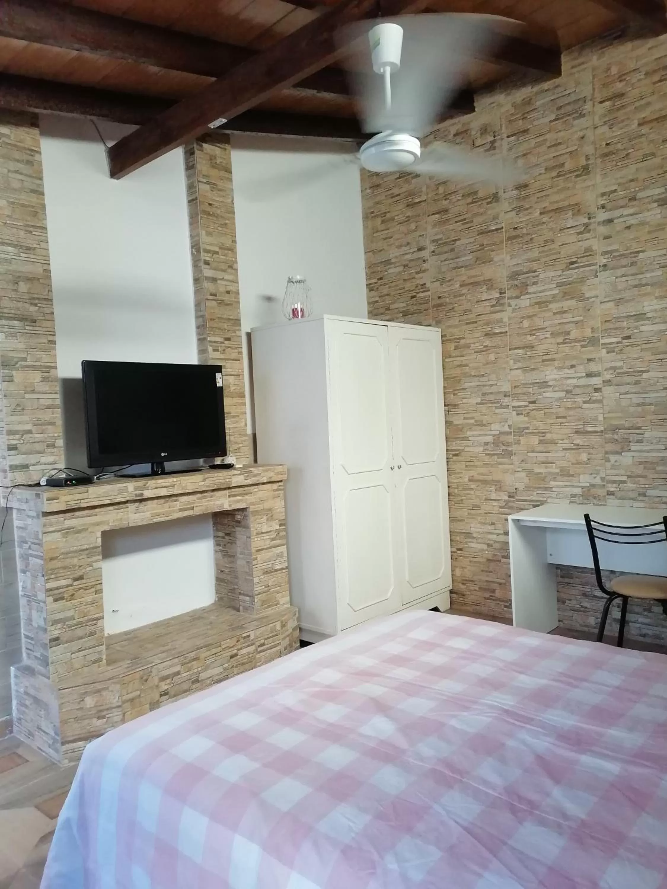 Seating area, Bed in Granados B&B