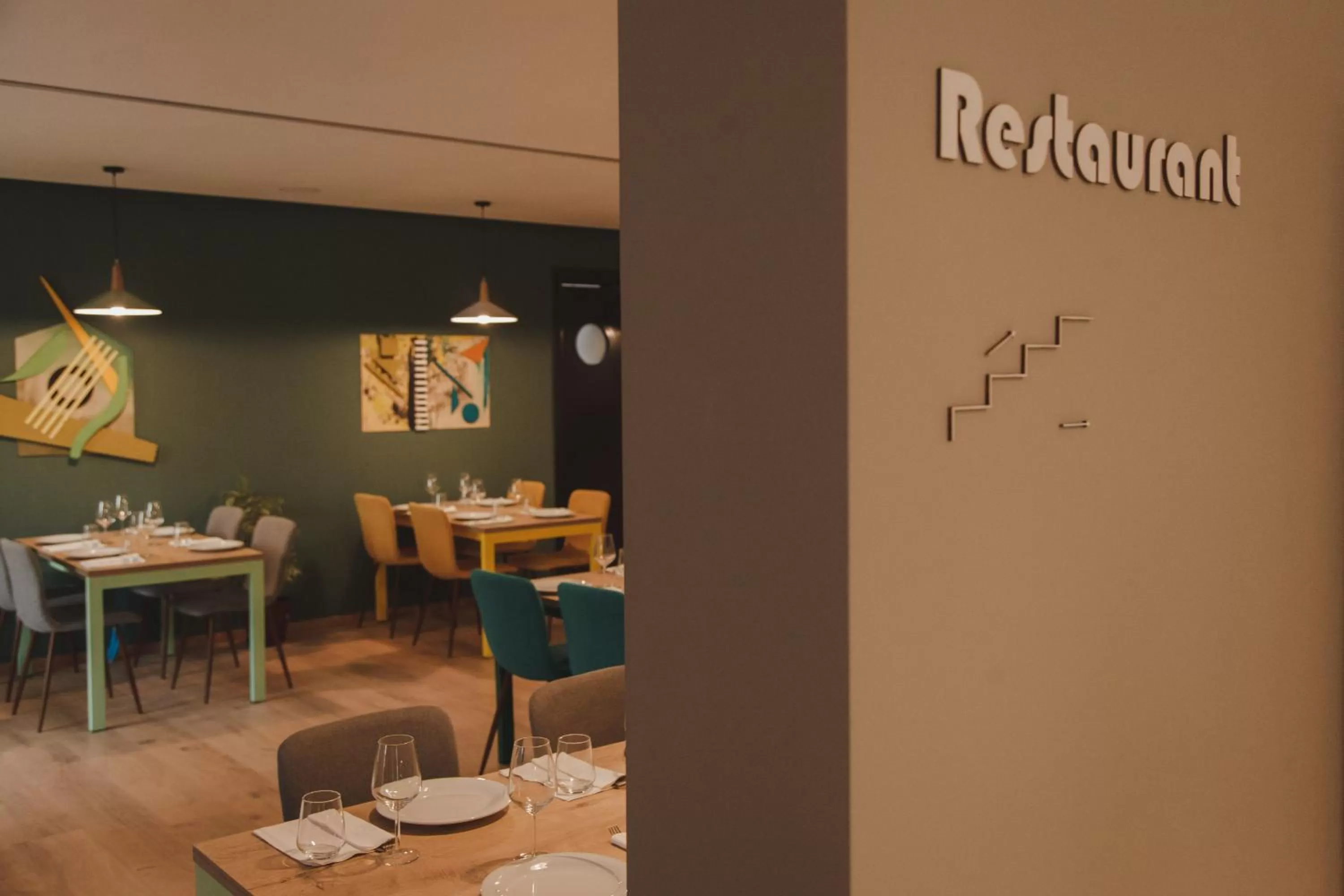 Restaurant/Places to Eat in Kadrisa Hotel