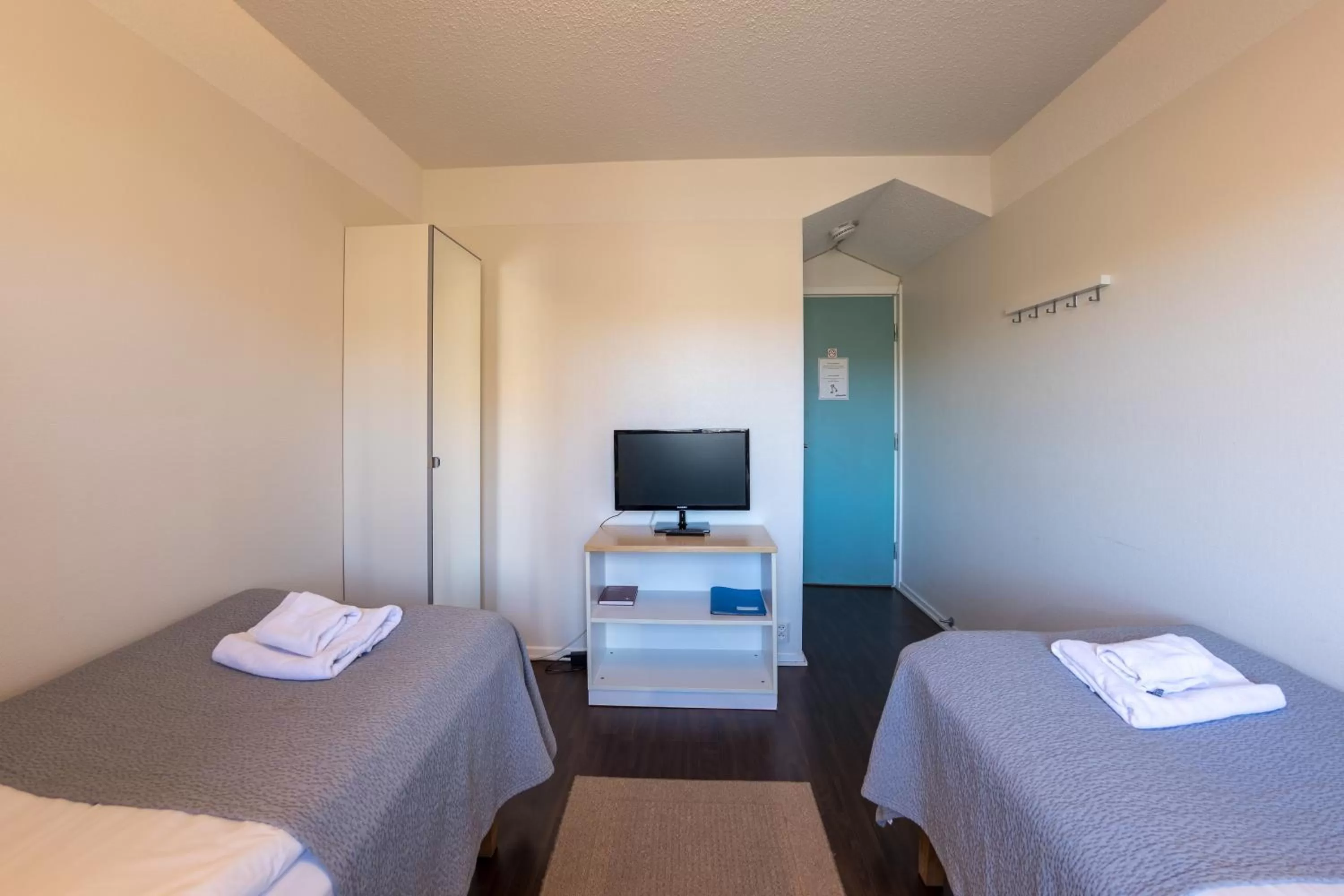 Photo of the whole room in Hotelli Uninen Tampere