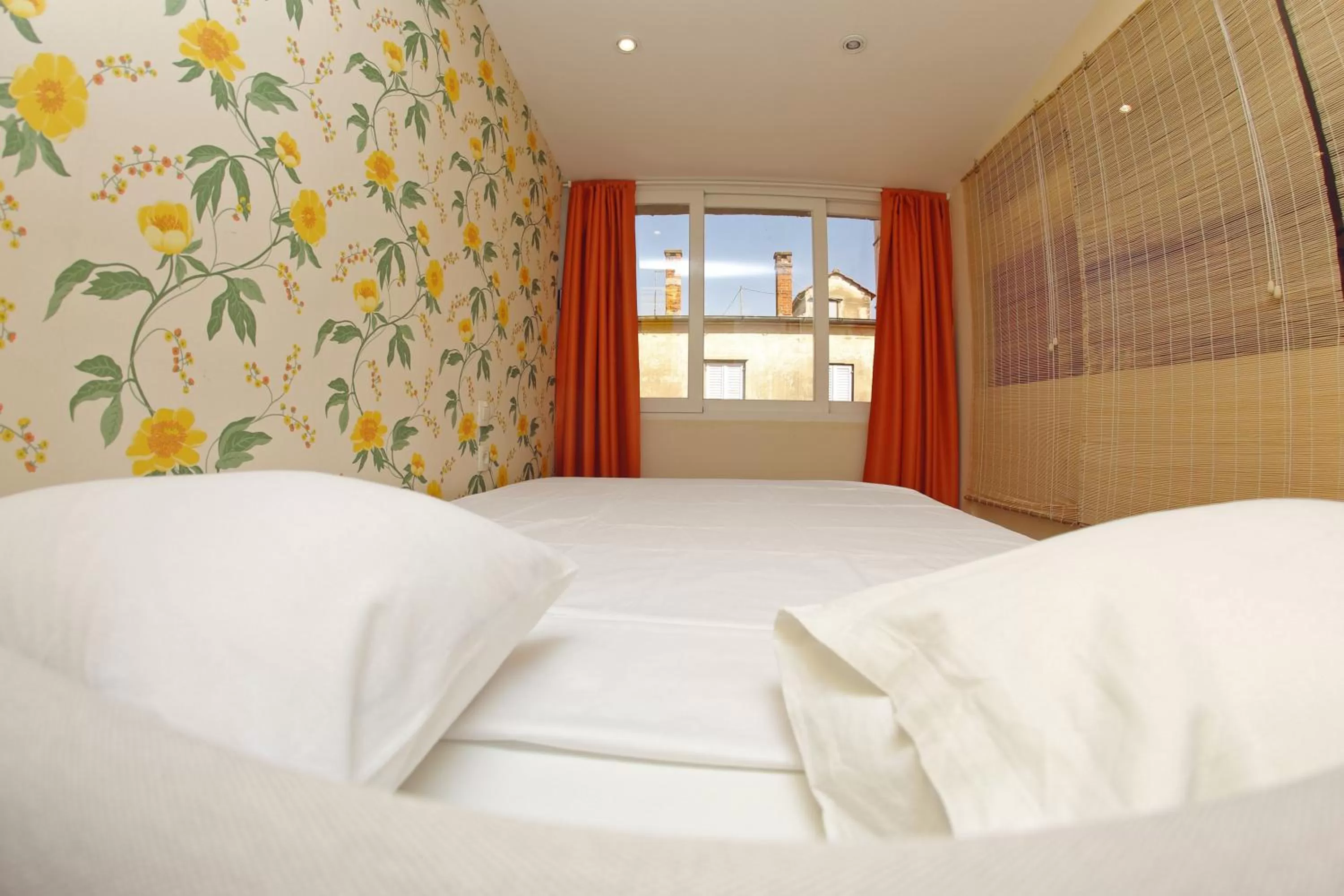 Bed in Central Apartments Integrated Hotel