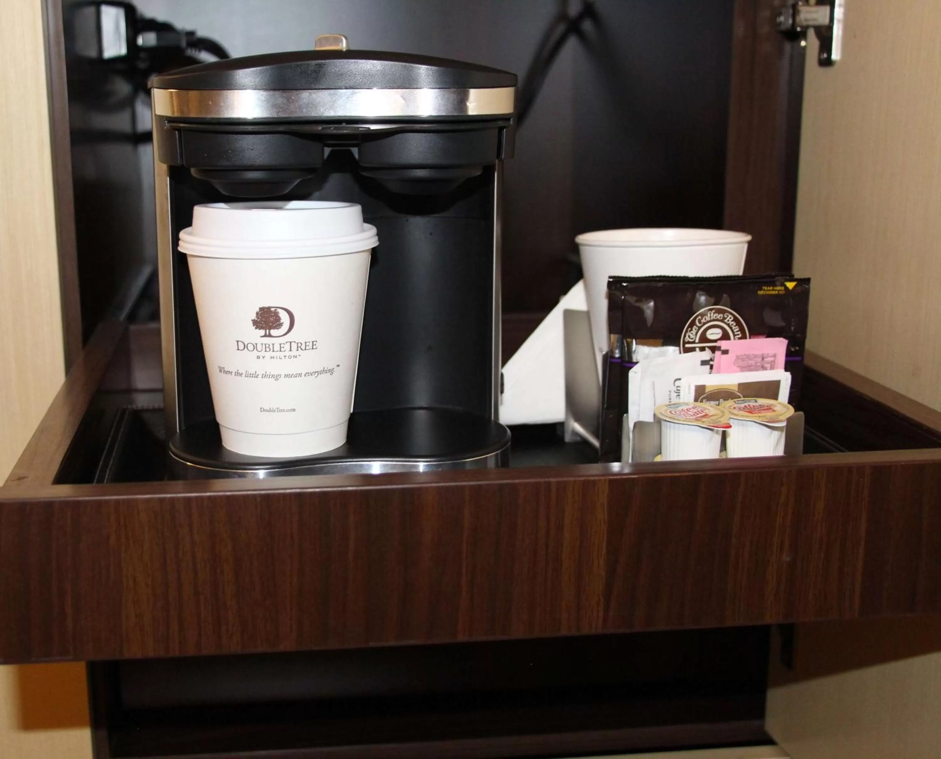 Photo of the whole room in DoubleTree by Hilton Fresno Convention Center