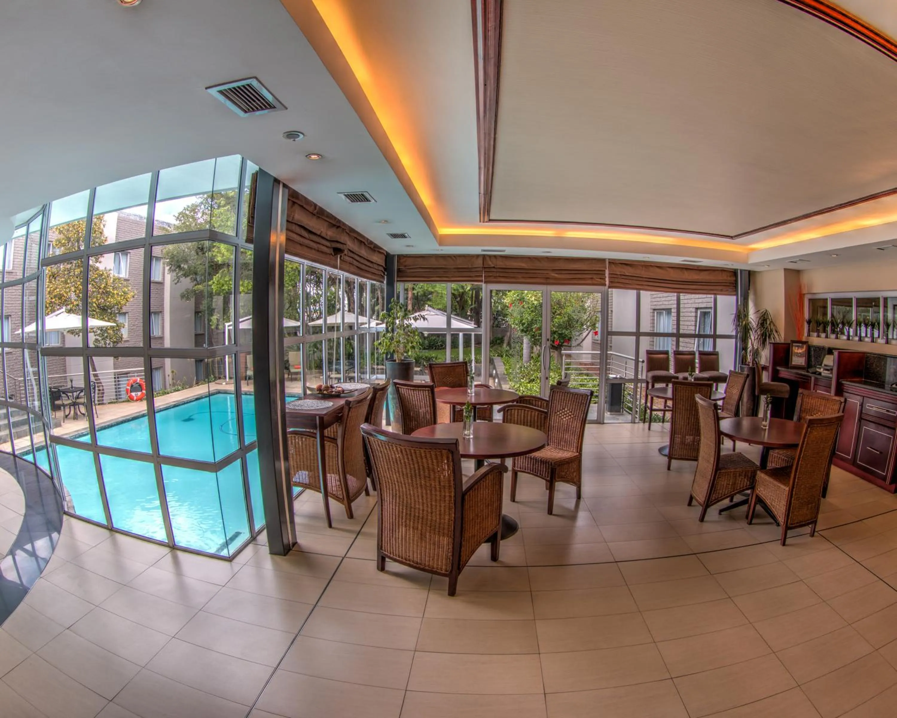 Restaurant/places to eat in City Lodge Hotel Bryanston