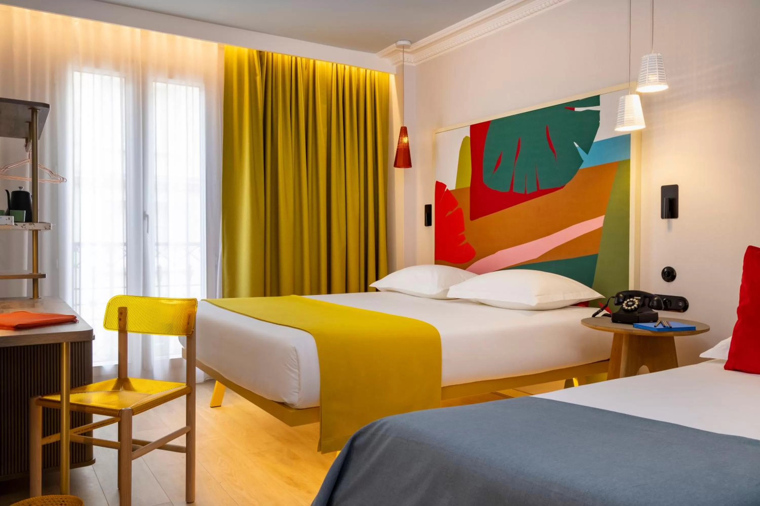 Bedroom, Bed in Hôtel De La Paix