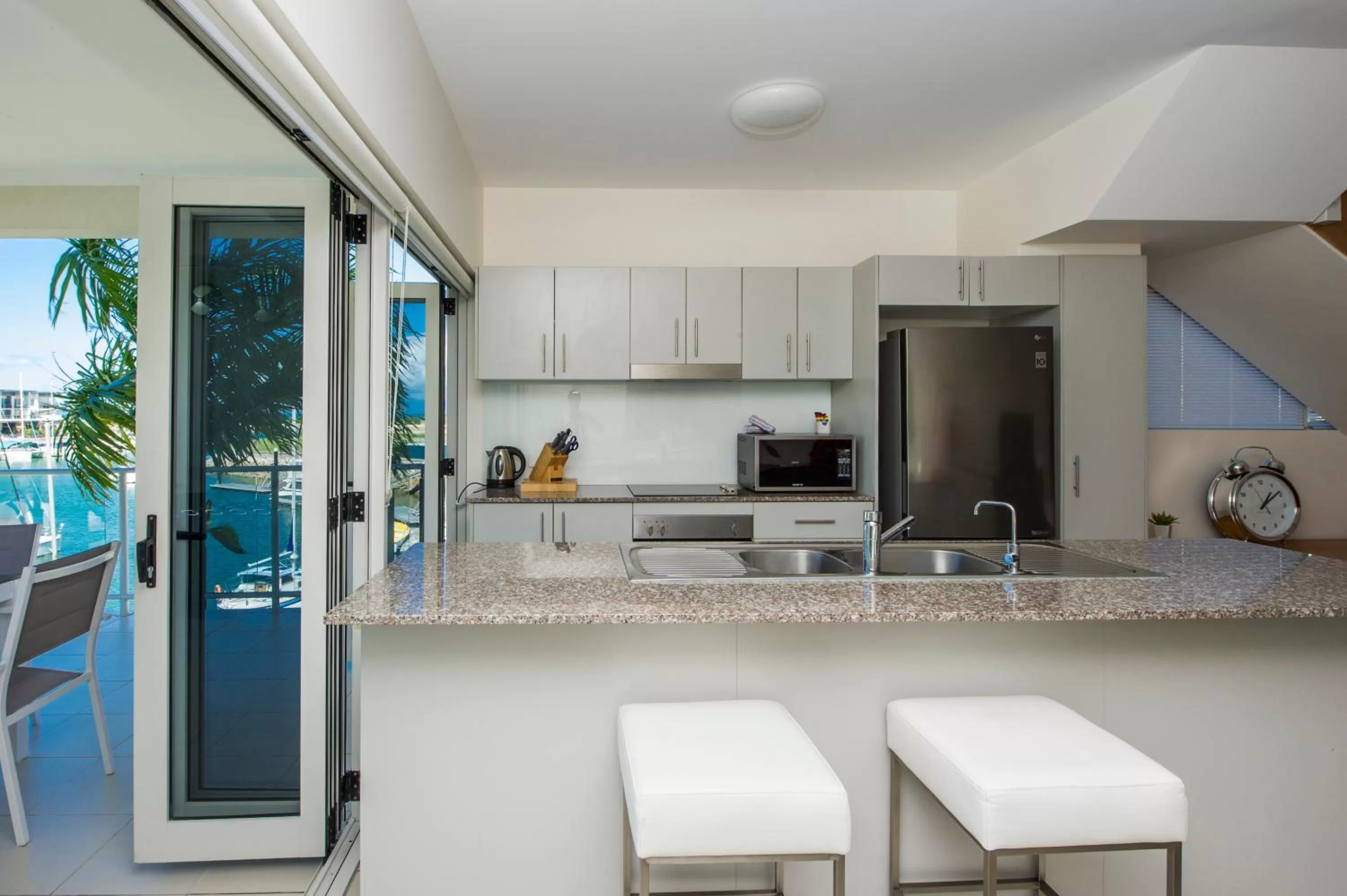 Kitchen/Kitchenette in Beachside Magnetic Harbour Apartments